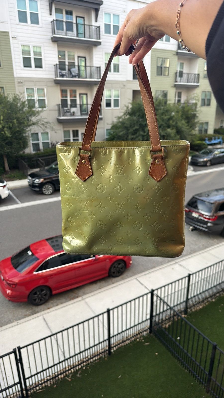 Louis Vuitton Louis Vuitton Vernis Reade PM Tote Green Monogram Patent Size ONE SIZE - 10 Thumbnail