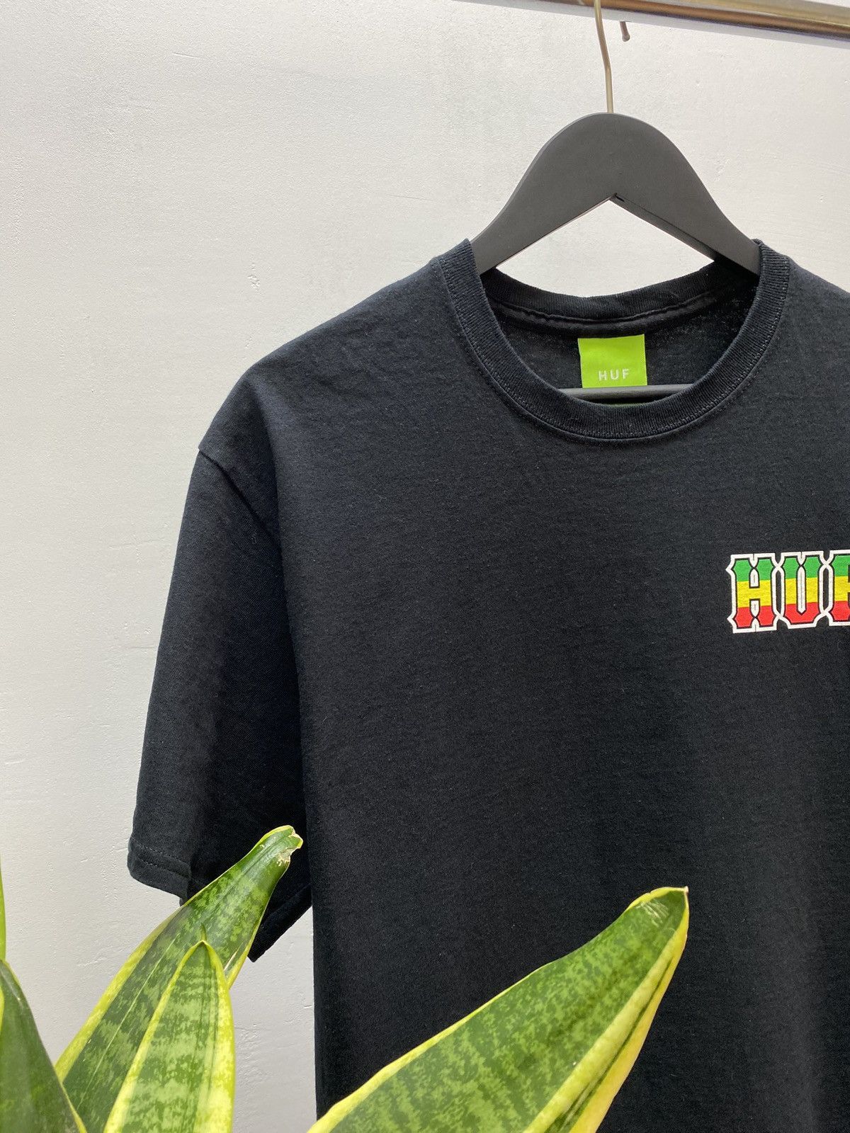 Huf Huf 20 Years Worldwide Streetwear Big Logo T shirt Size US L / EU 52-54 / 3 - 7 Thumbnail