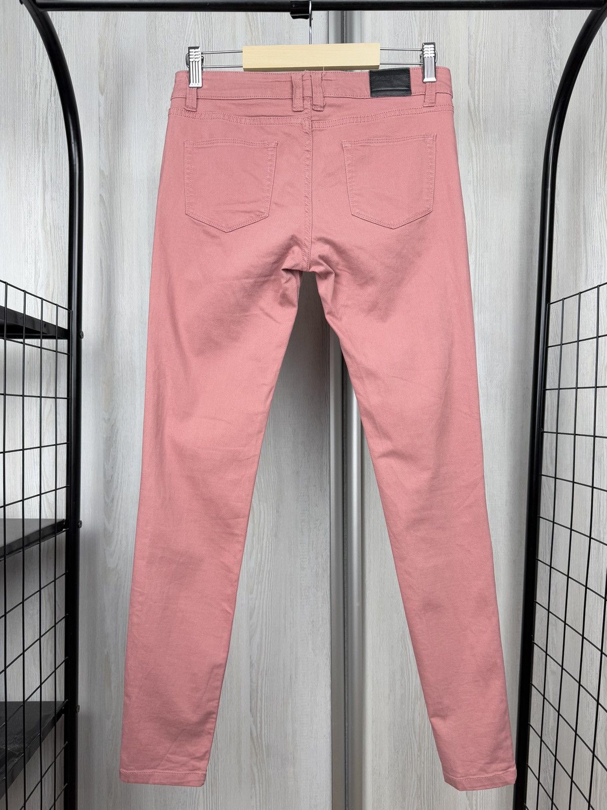 Burberry Burberry Brit Pink Skinny Low-Rise stretched jeans pants Size 28" / US 6 / IT 42 - 7 Thumbnail
