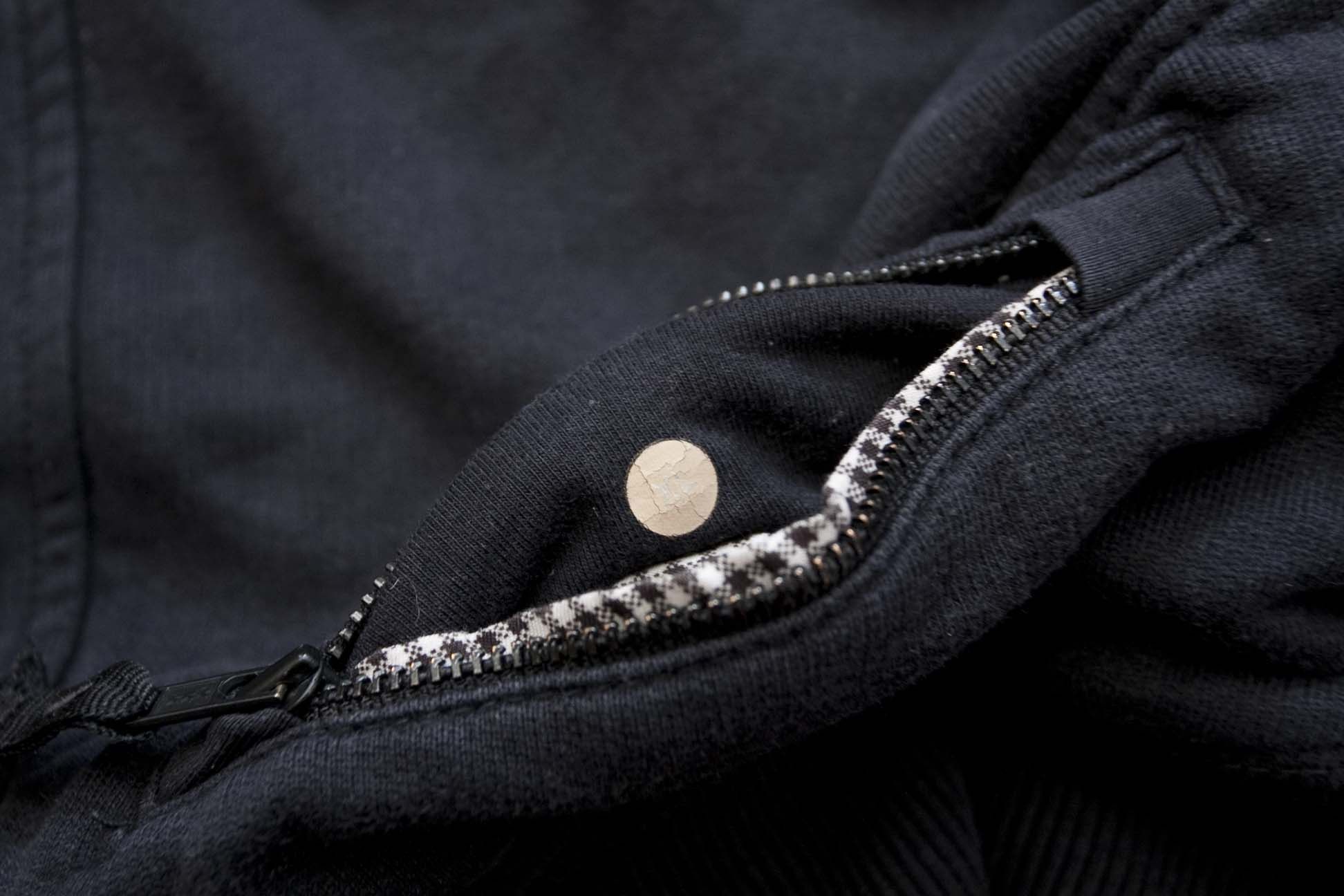 Lululemon Lululemon Jacket Full Zip Hooded Size XL Black Size US XL / EU 56 / 4 - 3 Thumbnail