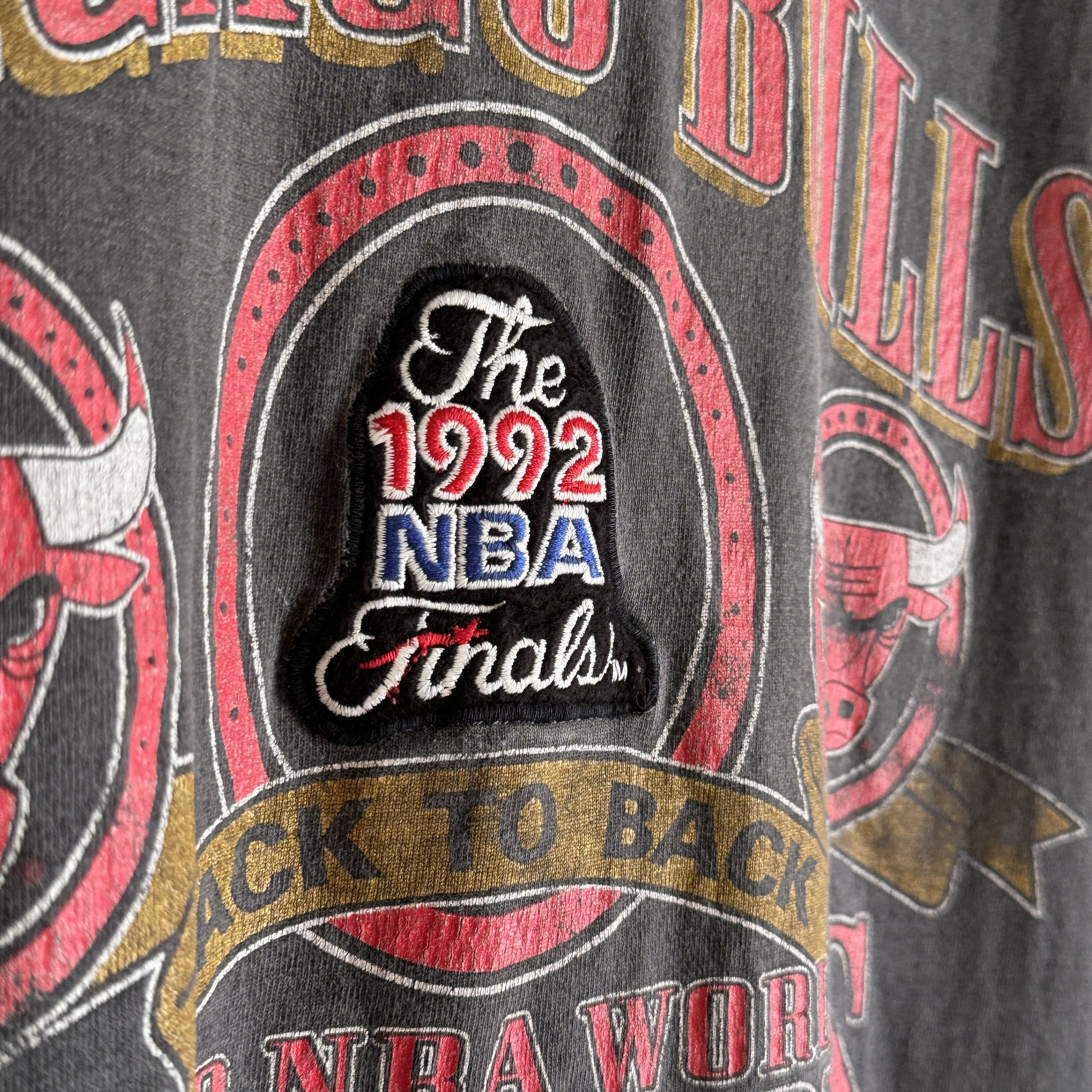 NBA Vintage Chicago Bulls T-shirt NBA 1992 World Champ Tee XL Size US XL / EU 56 / 4 - 3 Thumbnail