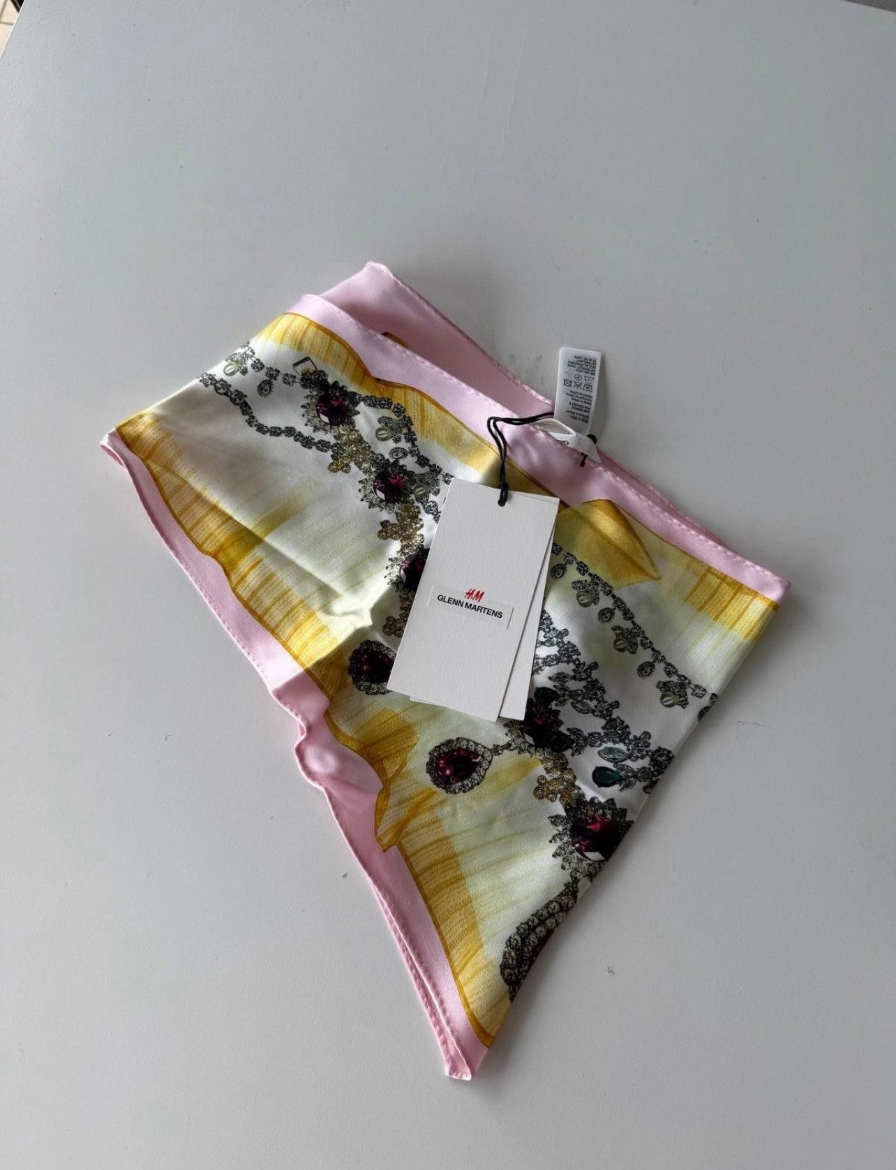 H&M Glenn Martens H&M/ Sulk scarf Size ONE SIZE - 1 Preview