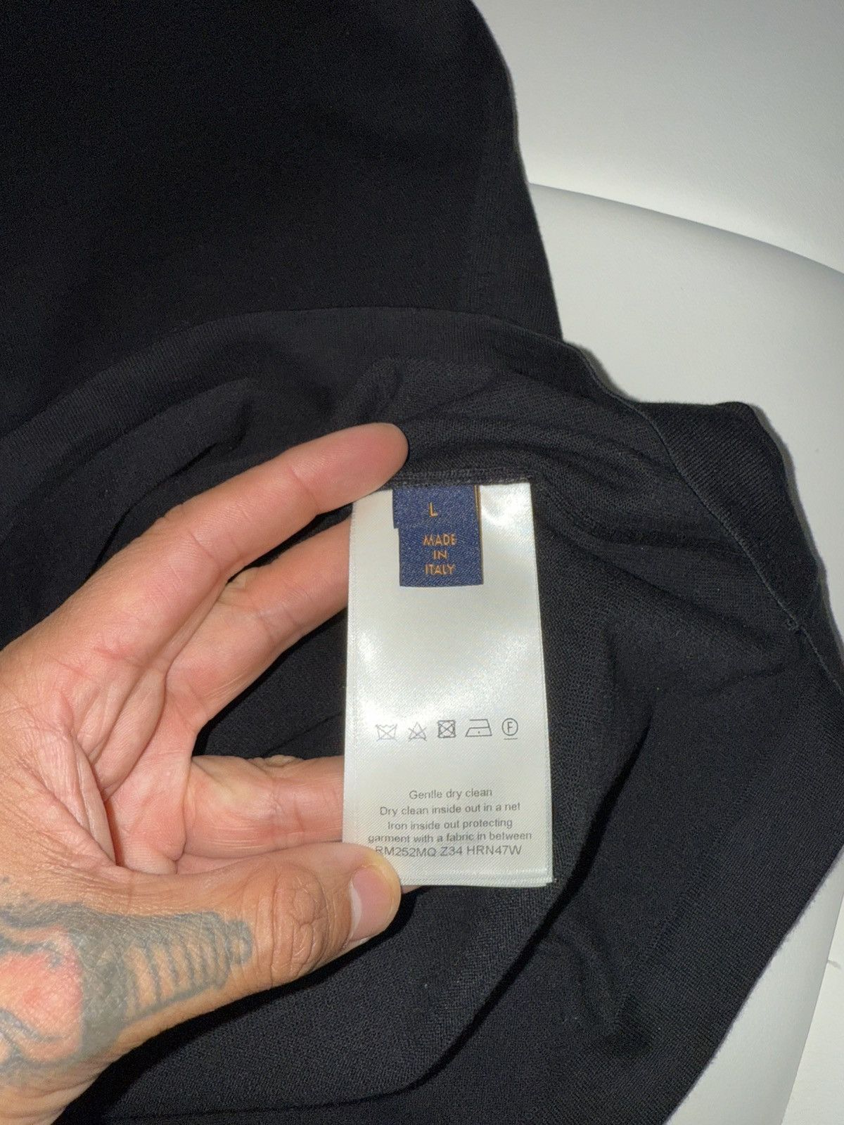 Louis Vuitton Louis Vuitton logo t shirt Size US L / EU 52-54 / 3 - 5 Thumbnail