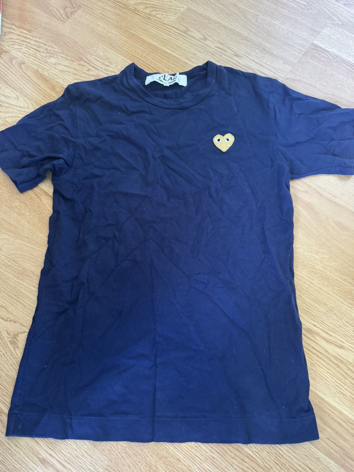 Comme des Garcons PLAY Comme Des Garcons PLAY gold heart tee M Size US M / EU 48-50 / 2 - 1 Thumbnail