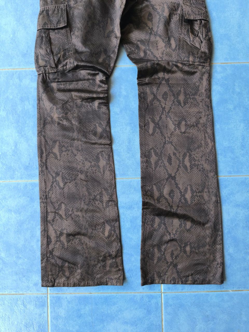 If Six Was Nine Tornado Mart Snake Skin Pattern Cargo Pants Size US 29 - 6 Thumbnail