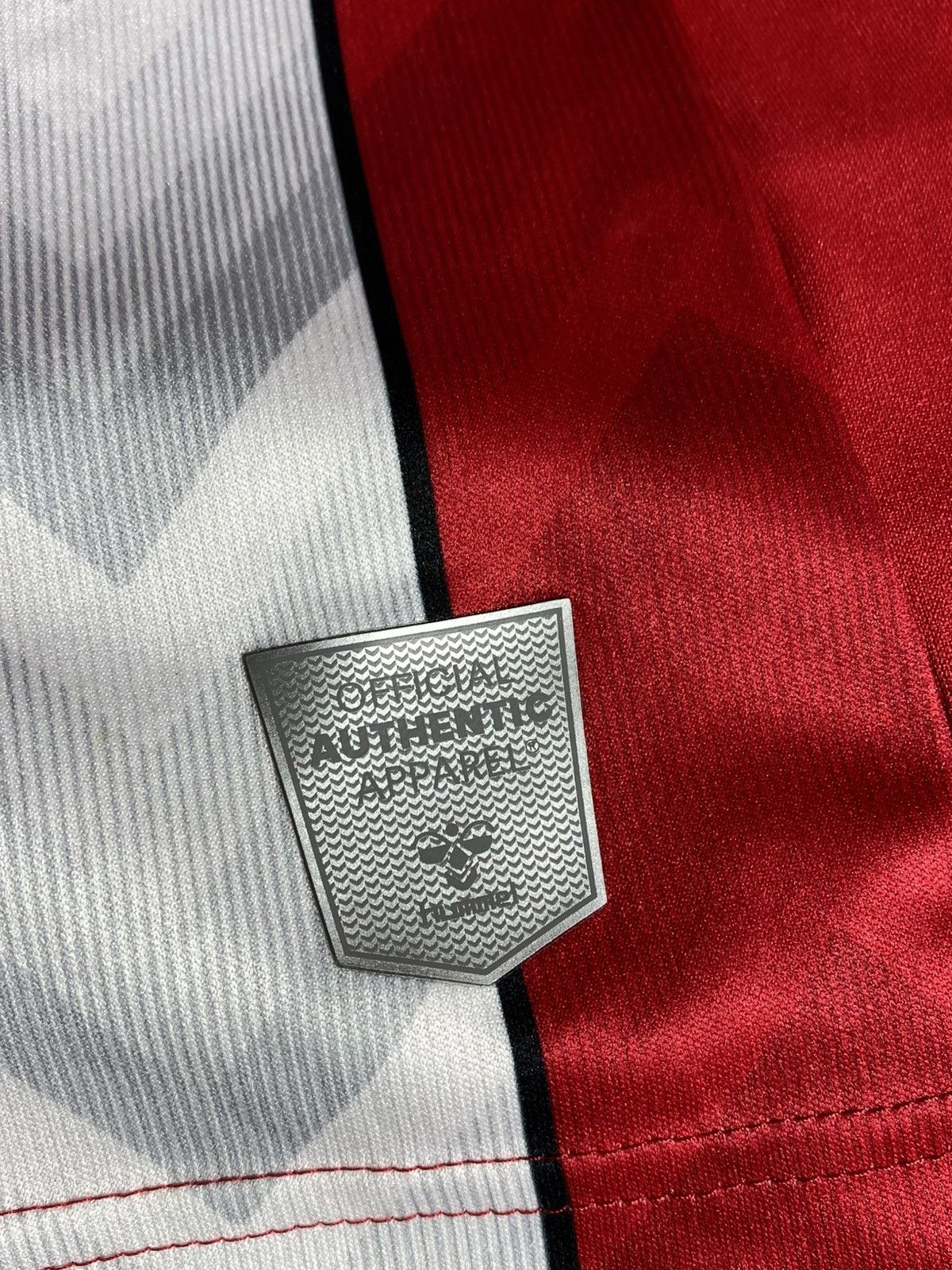 Hummel Southampton 2021/22 Home Football Soccer Jersey Size US S / EU 44-46 / 1 - 12 Thumbnail