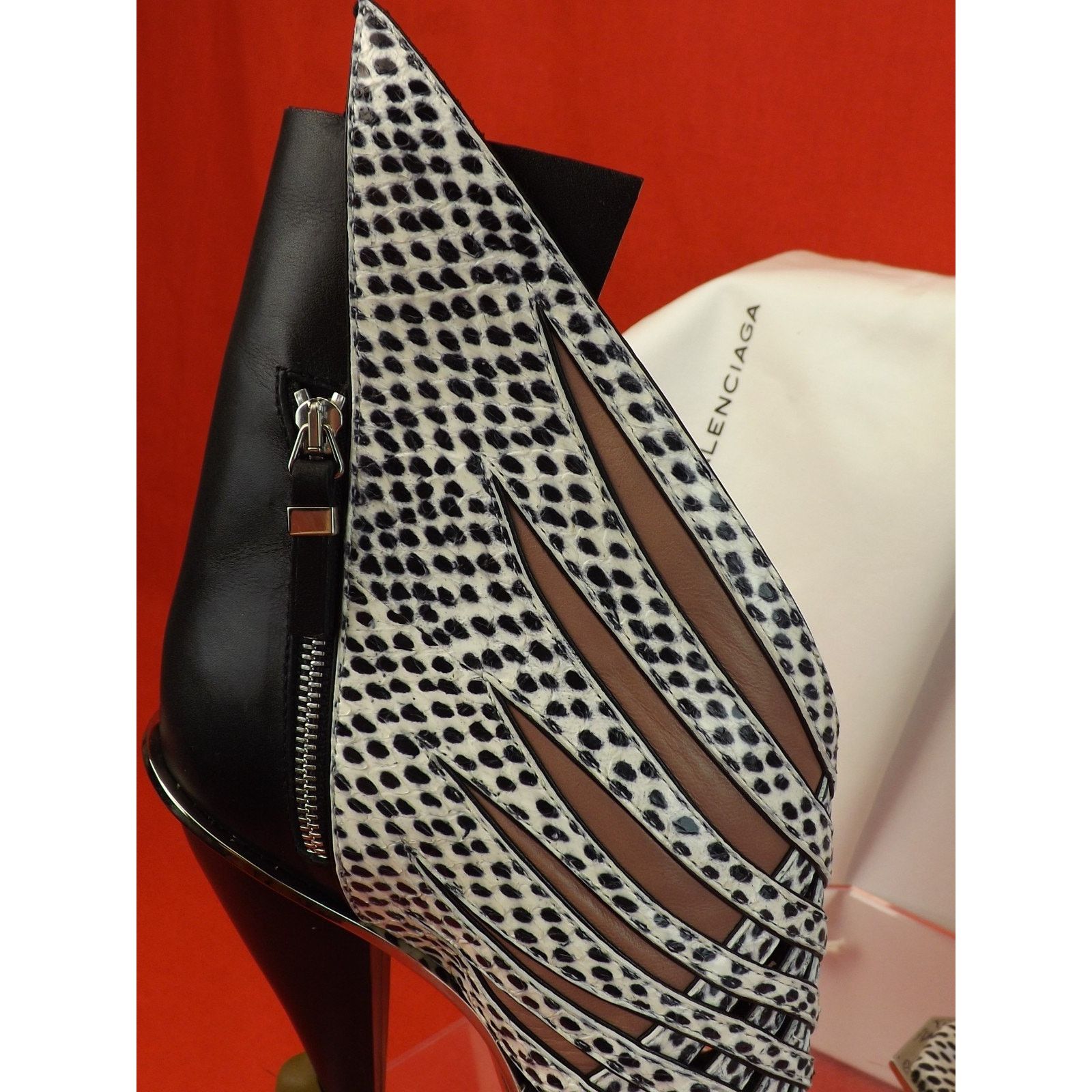 Balenciaga NIB BALENCIAGA MULTI COLOR PYTHON WINGS HEELS PUMPS 40.5 $3K Size US 10.5 / IT 40.5 - 9 Thumbnail