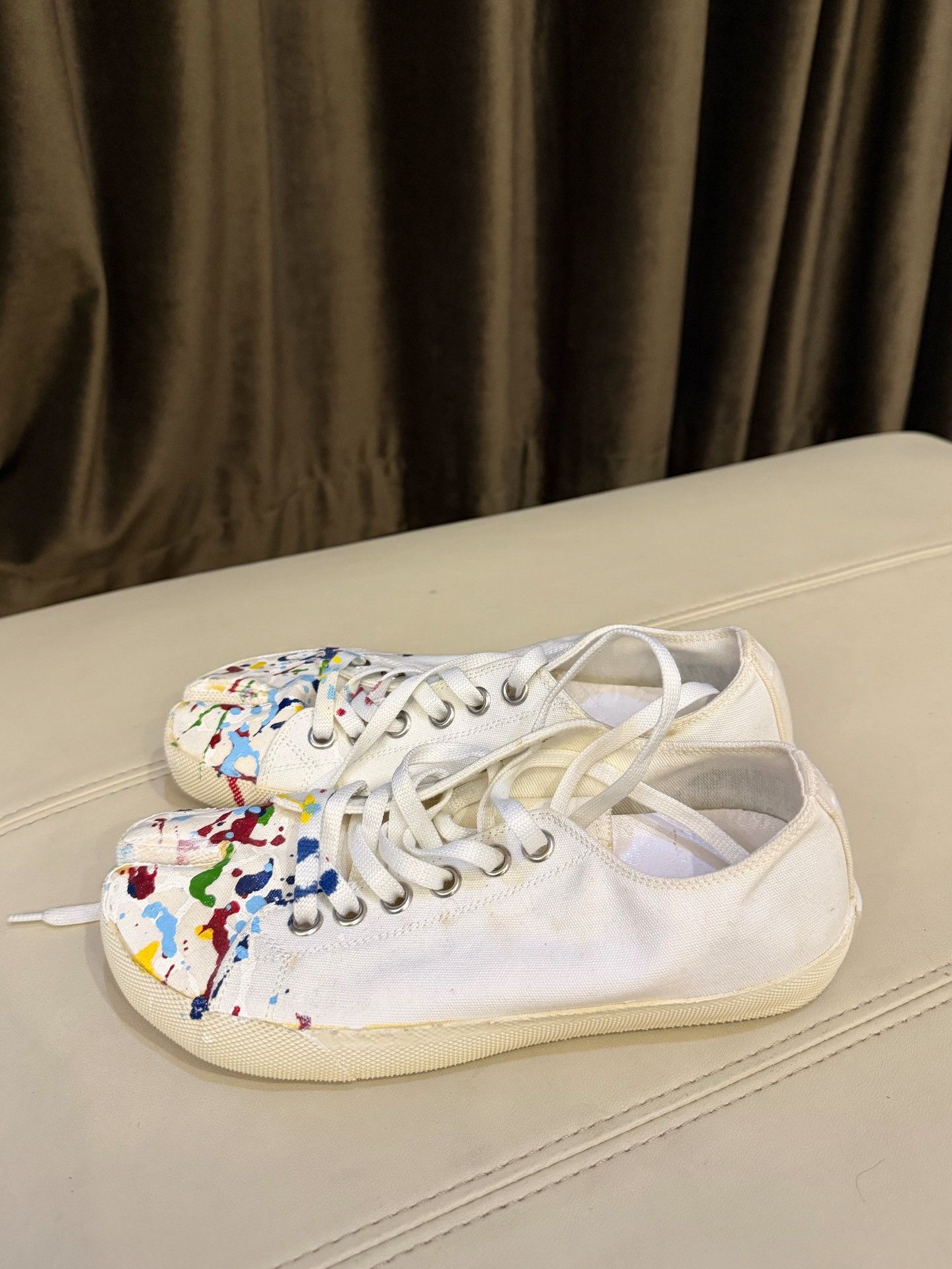 Maison Margiela Maison Margiela Tabi White Splatter Sneakers Size US 6 / IT 36 - 1 Thumbnail