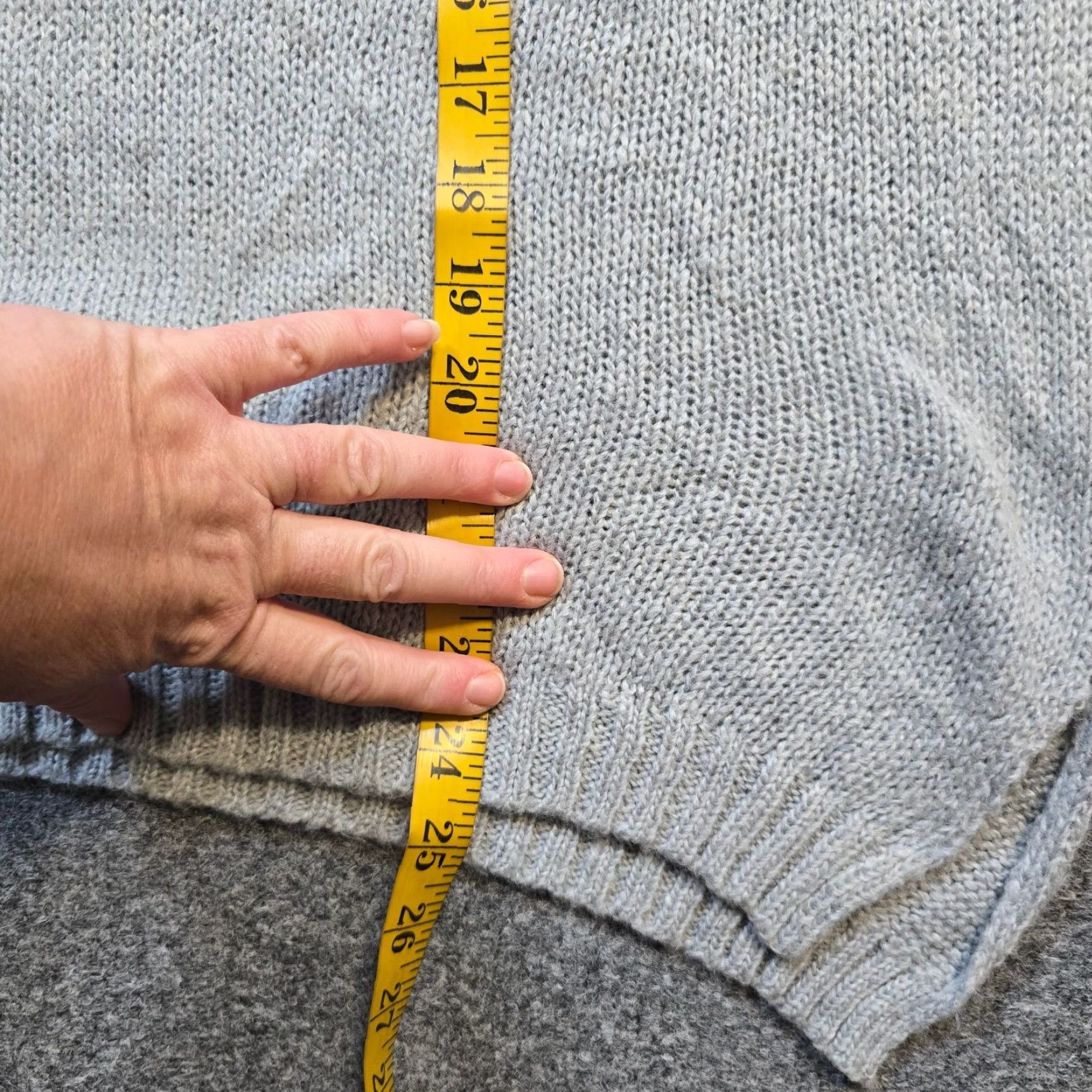 Vintage Wooden Ships Sweater Womens Medium Gray Mohair Wool Oversized Boxy Top Pullover V-Neck Long Sleeve Casual Workwear Fall Winter Womens Size M / US 6-8 / IT 42-44 - 7 Thumbnail