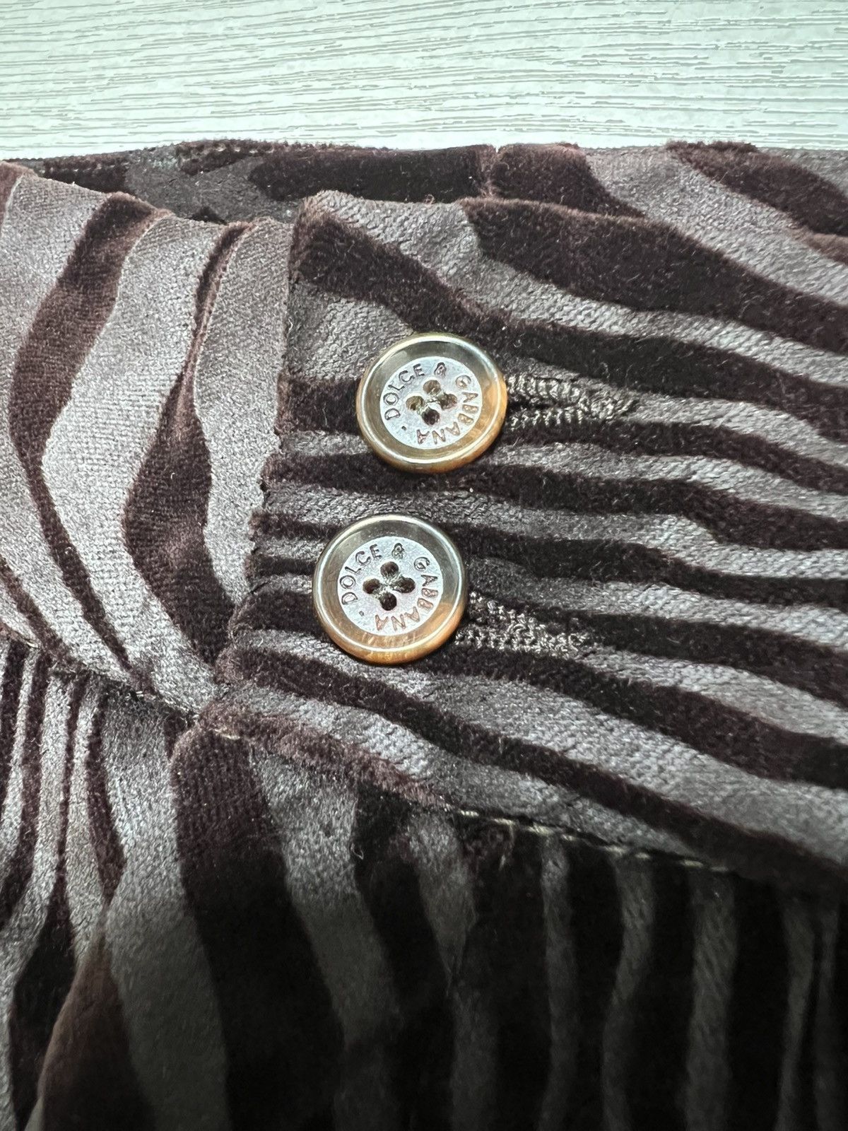 Dolce & Gabbana Dolce & Gabbana - Wood Pattern Allover Print Velvet Trouser Size US 30 / EU 46 - 13 Thumbnail