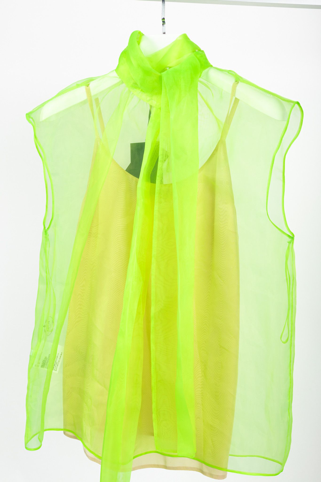 Prada Prada AW/18 Runway Organza Tie-Neck Sleeveless Blouse Size S / US 4 / IT 40 - 3 Thumbnail