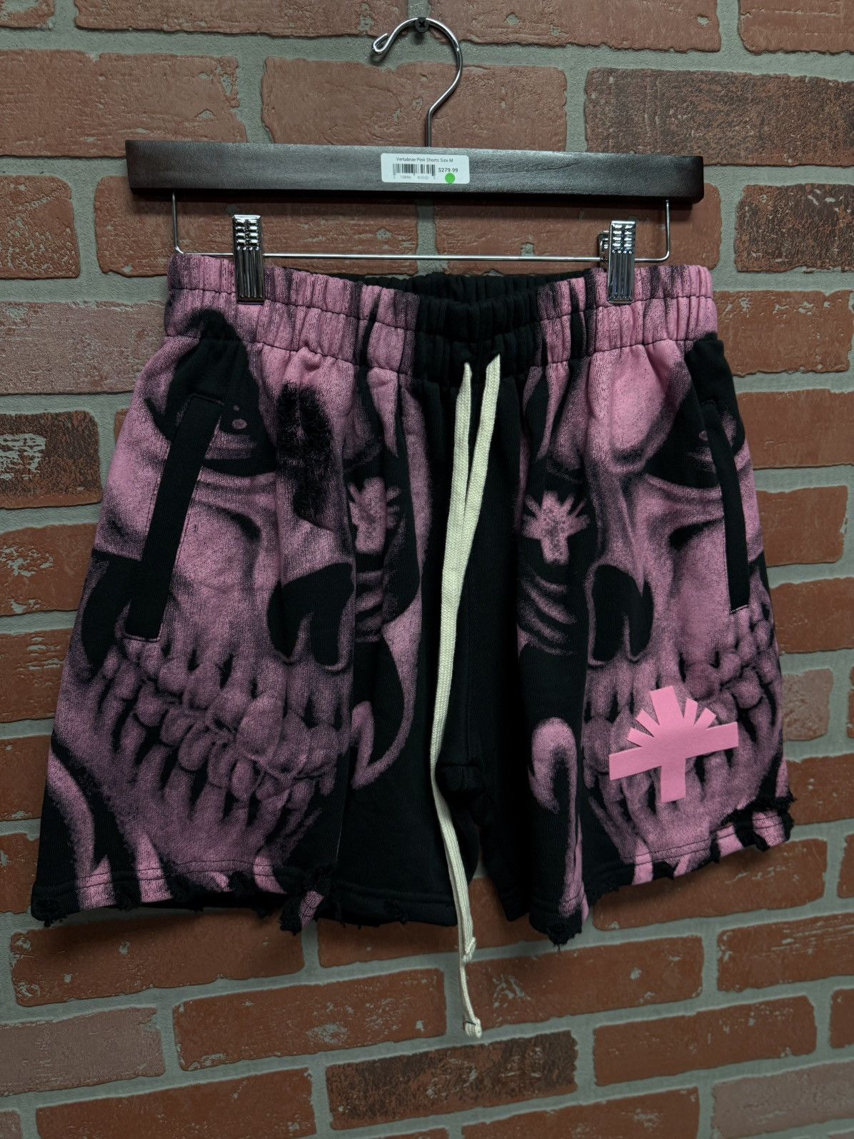 Vertabrae Vertabrae Pink Skull Shorts Size Medium New Size US 29 - 1 Thumbnail