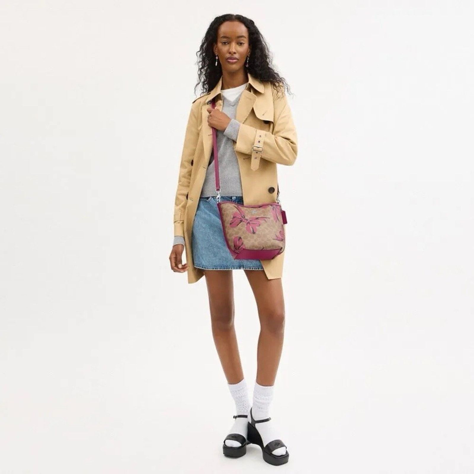 Coach NWT Limited Coach City Bucket Bag Signature Canvas Bow CY651 Size ONE SIZE - 11 Thumbnail