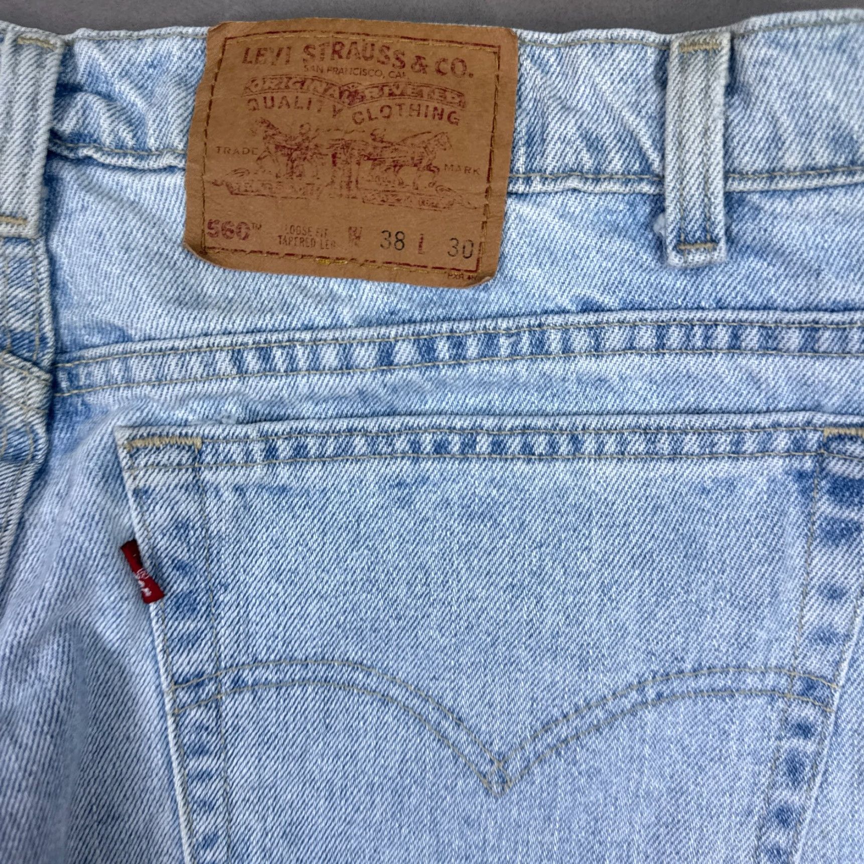 Levi's VINTAGE Levi's 560 Jeans Mens 38x30 Blue Denim Cotton 5-Pocket Loose Tapered Regular Fit USA Pants Workwear Mens Size US 38 / EU 54 - 7 Thumbnail