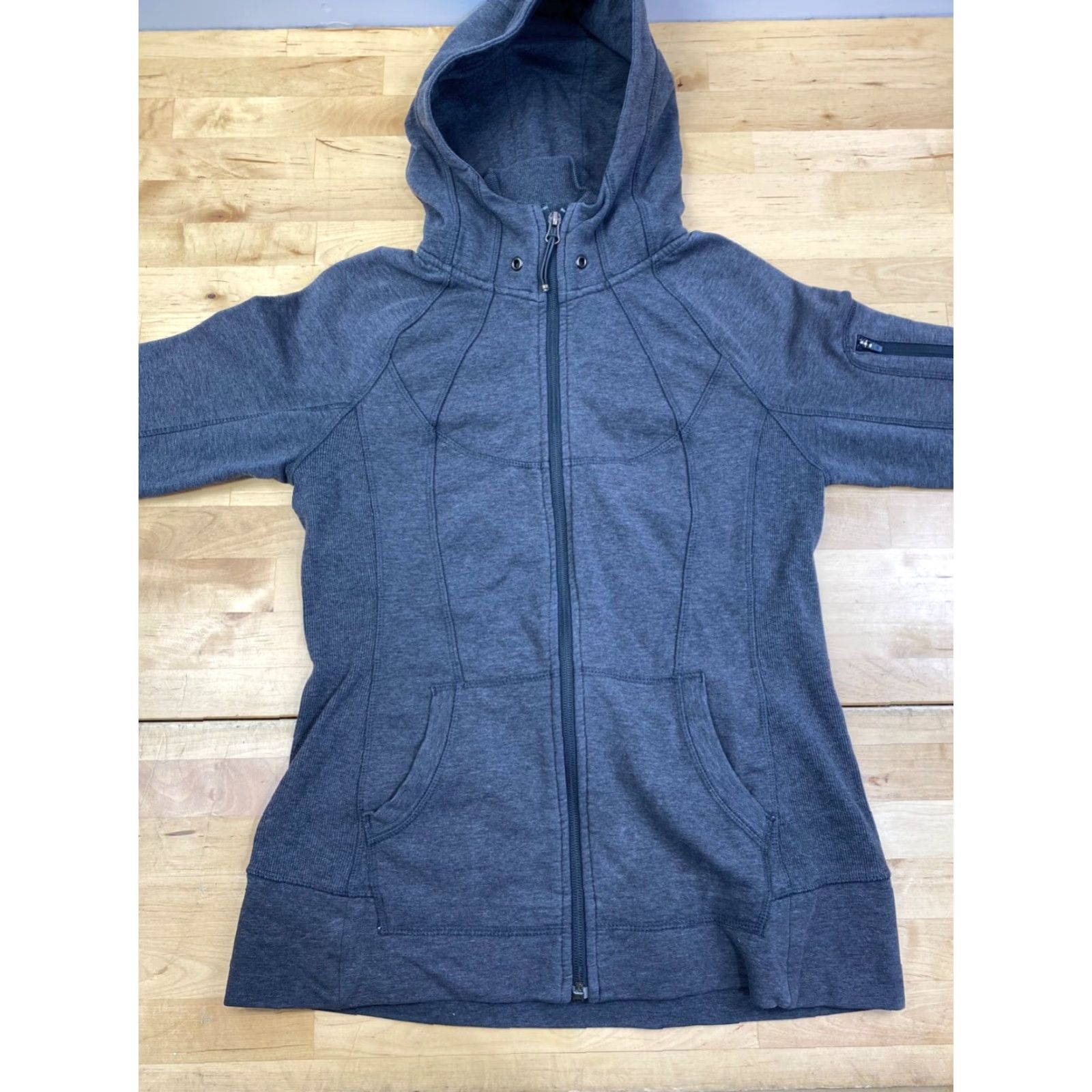 Athleta Athleta Jacket Womens M Gray Full Zip Hooded Pockets Activewear Casual 10622 Size M / US 6-8 / IT 42-44 - 2 Thumbnail