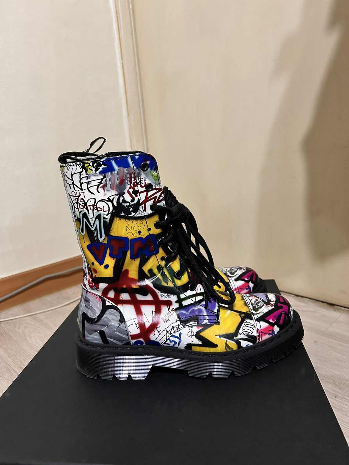 Vetements Vetements lace-up graffiti combat boots Size US 7 / EU 40 - 5 Thumbnail