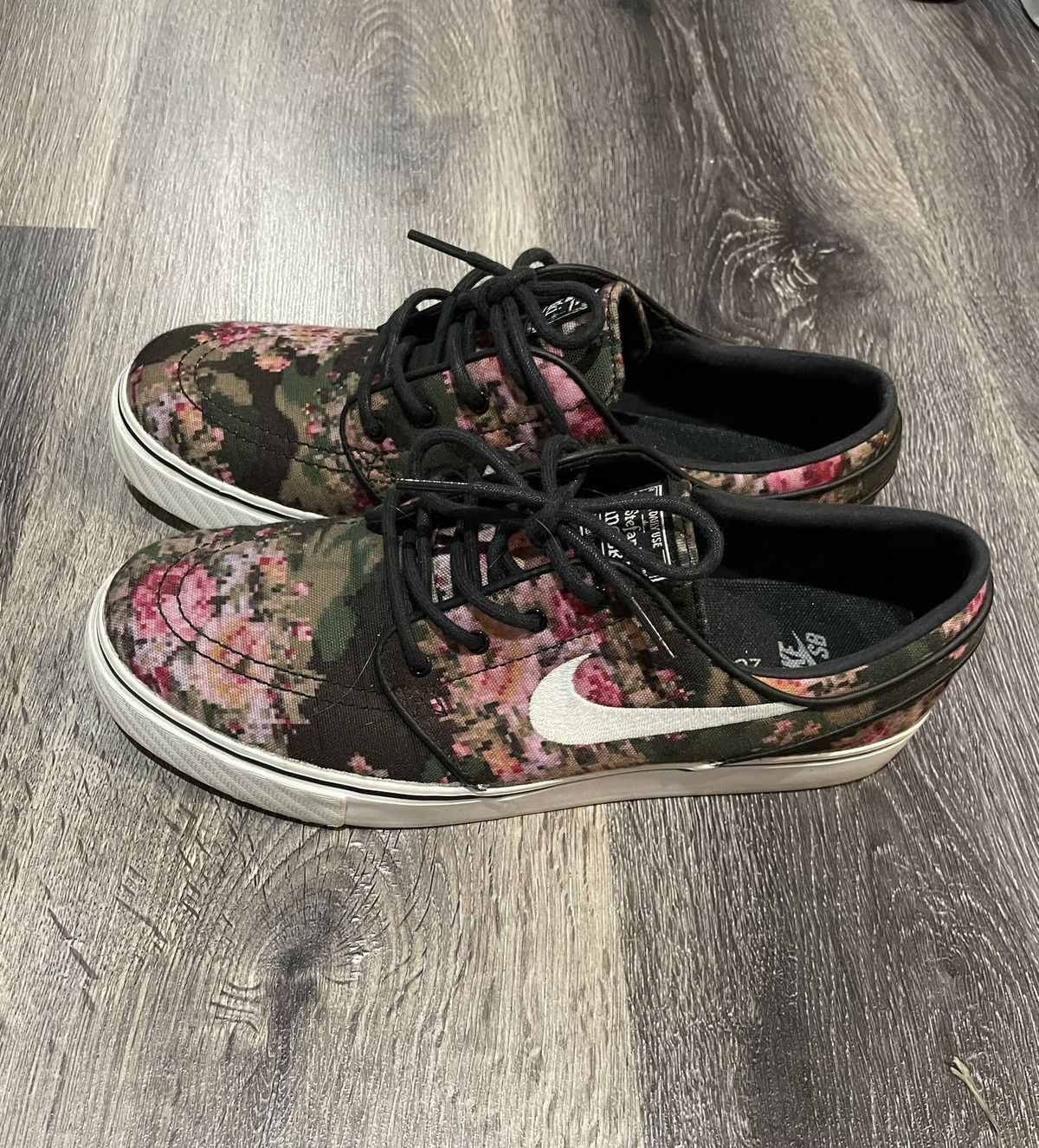 image of Nike Janoski Digi Floral Shoes in Digi Camo, Men's (Size 7.5)