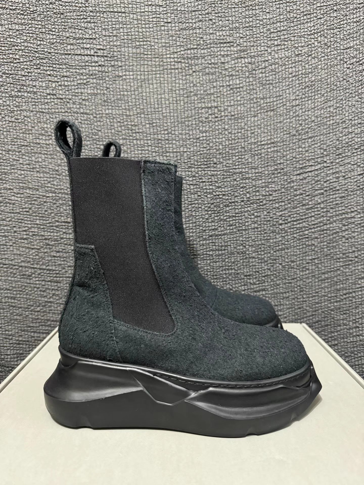 Rick Owens Rick Owens 23FW distressed leather tank sole Chelsea boots. Size US 6 / IT 36 - 6 Thumbnail