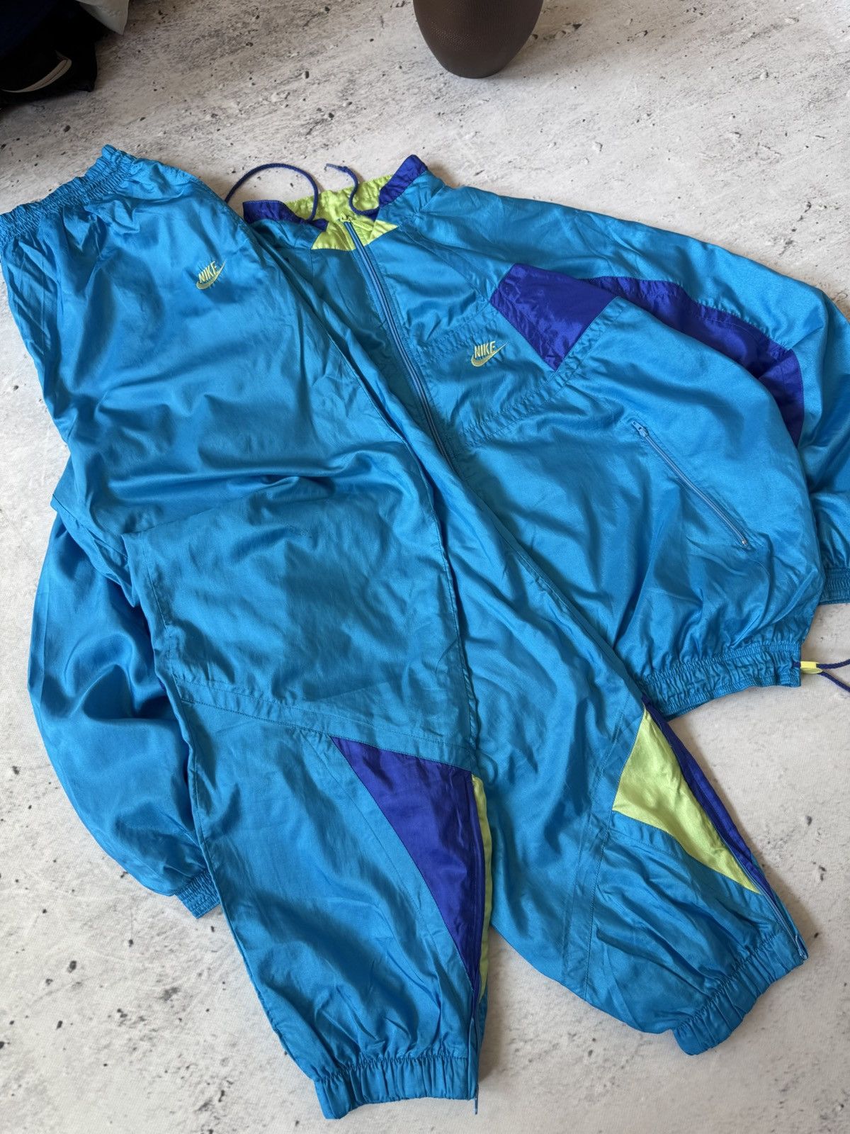 Nike × Vintage NIKE VINTAGE BASIC LOGO OVERSIZE NYLON TRACK SUIT BAGGY FIT Size US XL / EU 56 / 4 - 2 Thumbnail