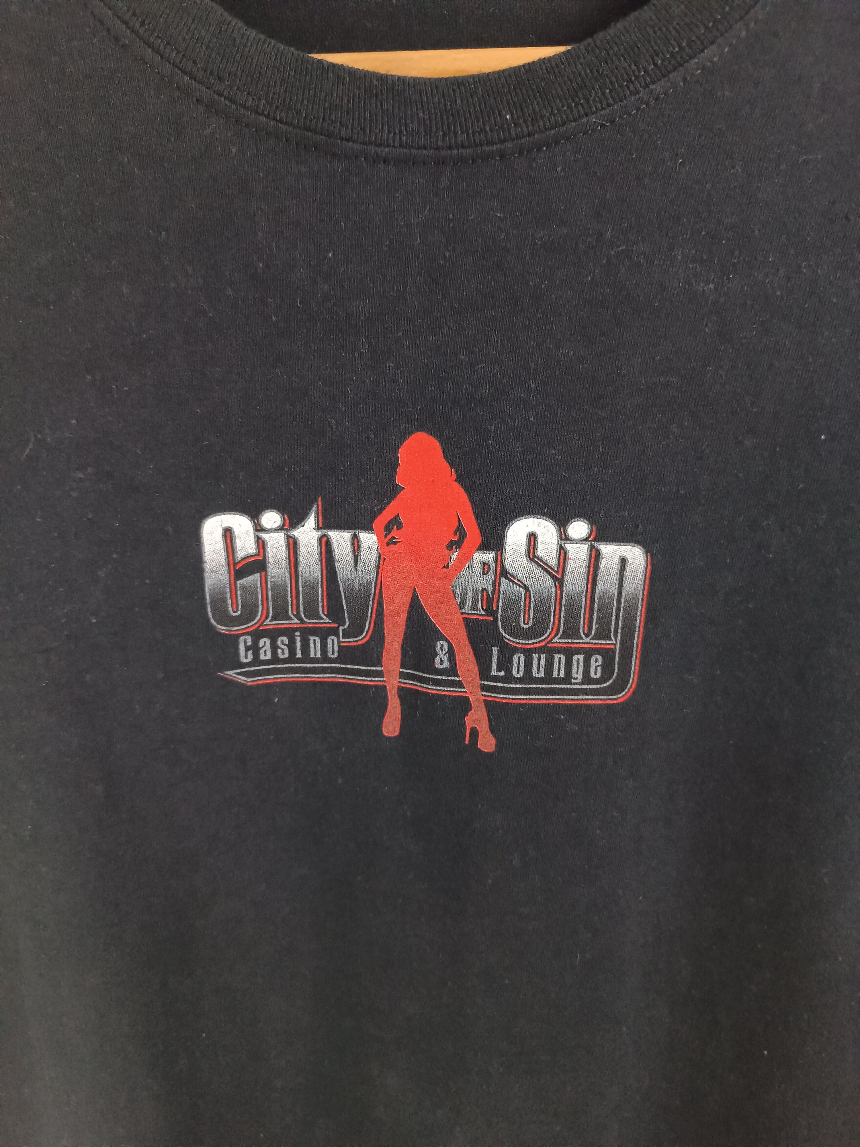 Other VINTAGE CITY OF SIN CASINO SEXY HUMOR RARE VEGAS GAME TEE Size US XL / EU 56 / 4 - 8 Thumbnail