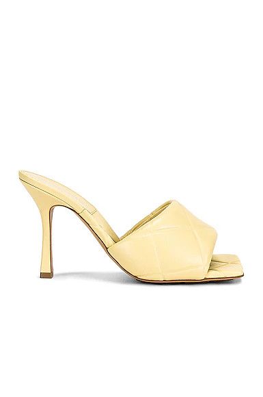 Bottega Veneta o1n1vont1024 Lido Mule Sandals in Moonbeam Size US 7 / IT 37 - 1 Thumbnail