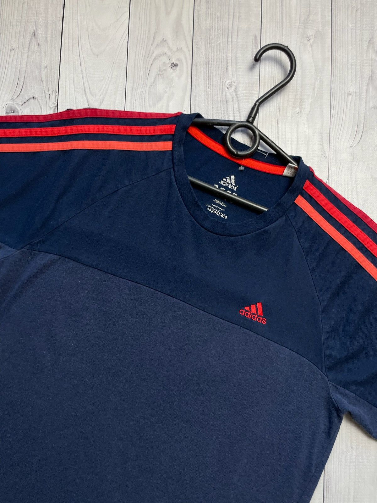 Adidas × Vintage Vintage adidas essentials performance tee stripes Size US S / EU 44-46 / 1 - 2 Thumbnail