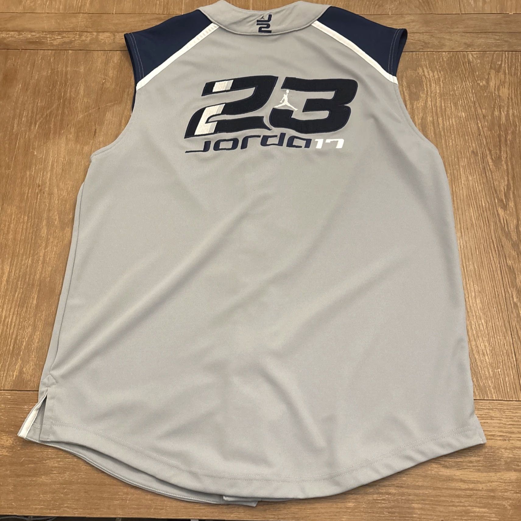 Jordan Brand VINTAGE Jumpman AIR JORDAN 17 Jersey Shirt Men L Gray Blue Button Up Basketball Jersey 90s Mens Size US L / EU 52-54 / 3 - 6 Thumbnail