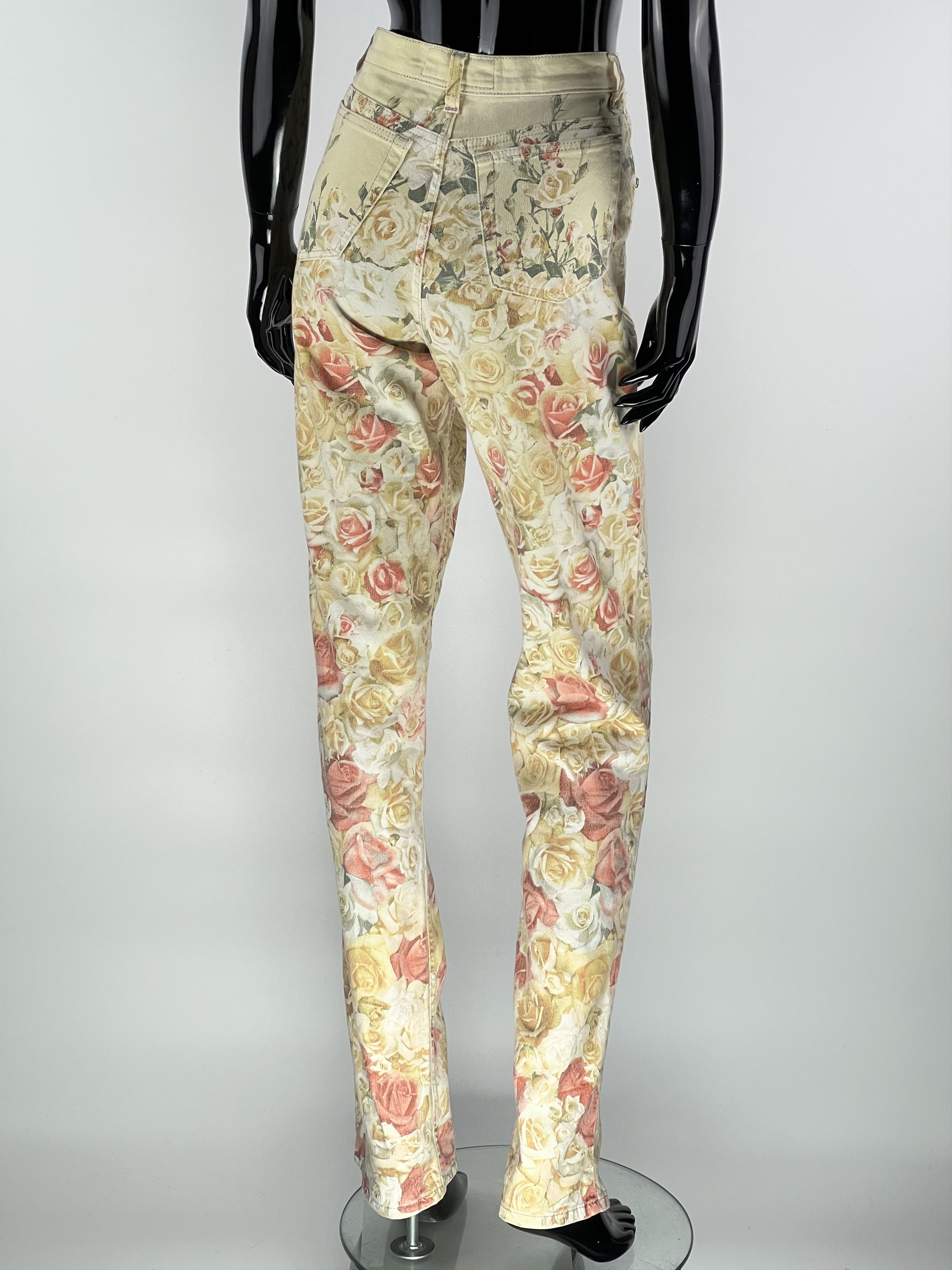 Roberto Cavalli Rare Vintage Roberto Cavalli Roses Full Print Jeans Size M Size 30" / US 8 / IT 44 - 3 Thumbnail