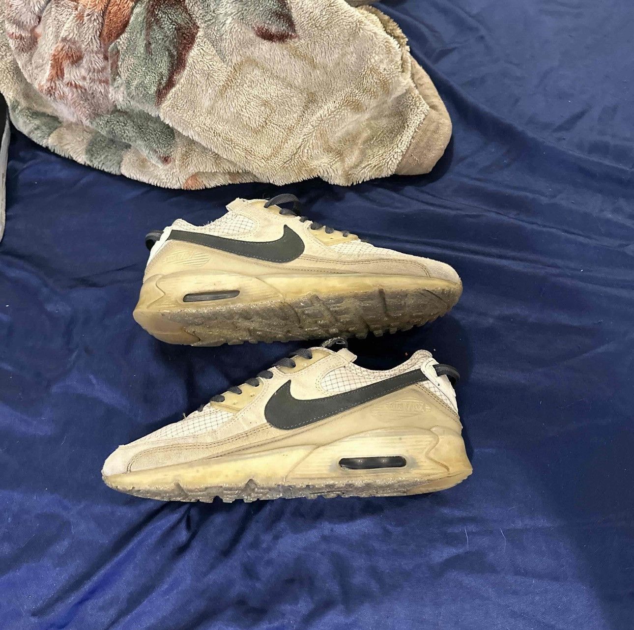 Nike Airmax 90 Size US 9.5 / EU 42-43 - 1 Thumbnail