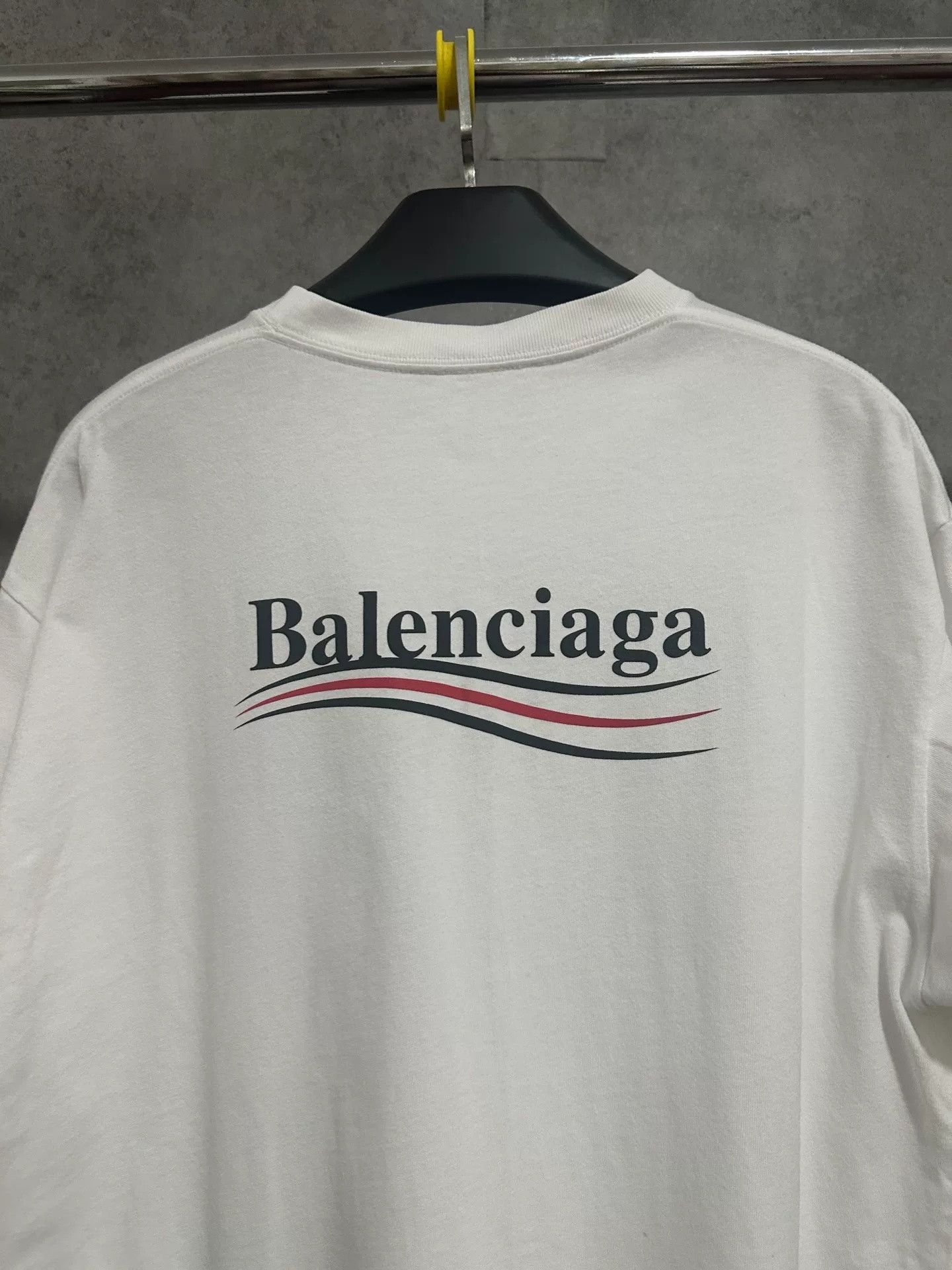 Balenciaga Balenciaga Short-Sleeve T-Shirt Coke Wave Logo Size US XS / EU 42 / 0 - 5 Thumbnail