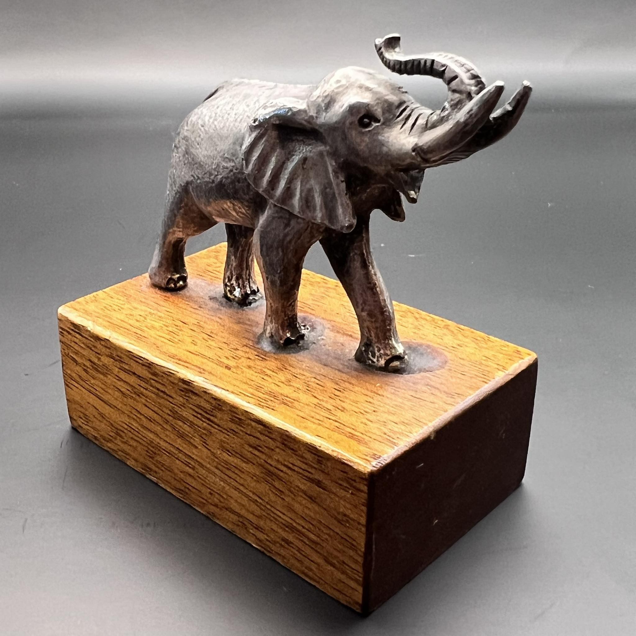 Vintage Heavy Vintage Silver Plated Figure Animal Elephant Size ONE SIZE - 4 Thumbnail