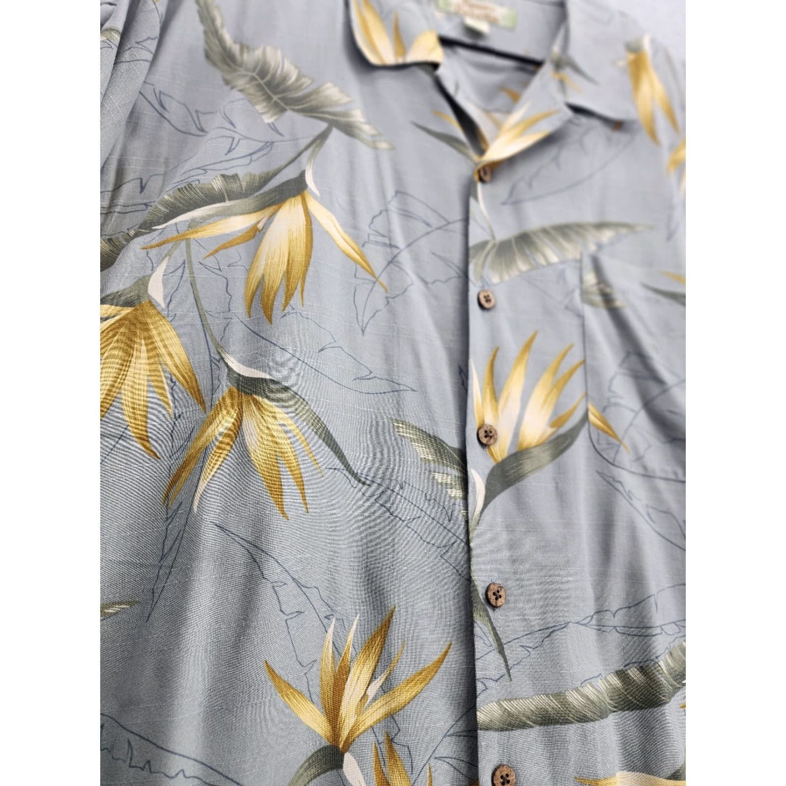 Tommy Bahama Tommy Bahama Camp Shirt XL Silk Floral Pattern Hawaiian Button-Up Short Sleeve Multicolor Green Yellow Gray Pockets Mens Size US XL / EU 56 / 4 - 2 Thumbnail