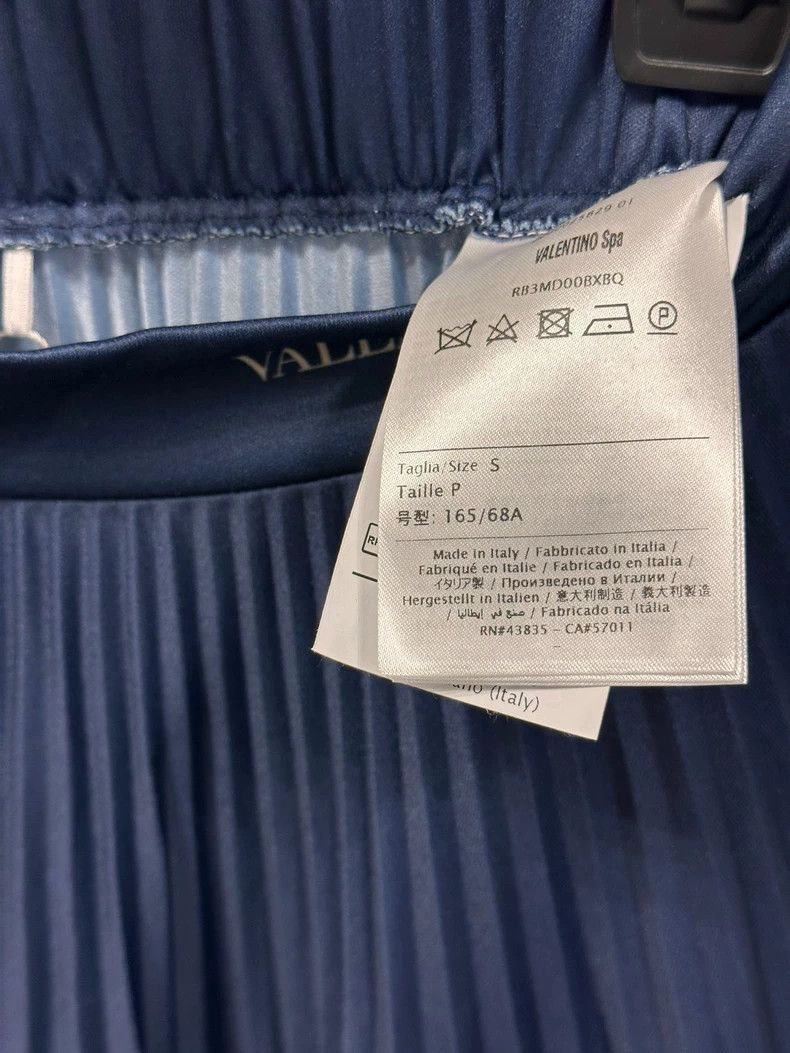 Valentino Valentino Logo print blue pleated skirt Size S / US 4 / IT 40 - 6 Thumbnail