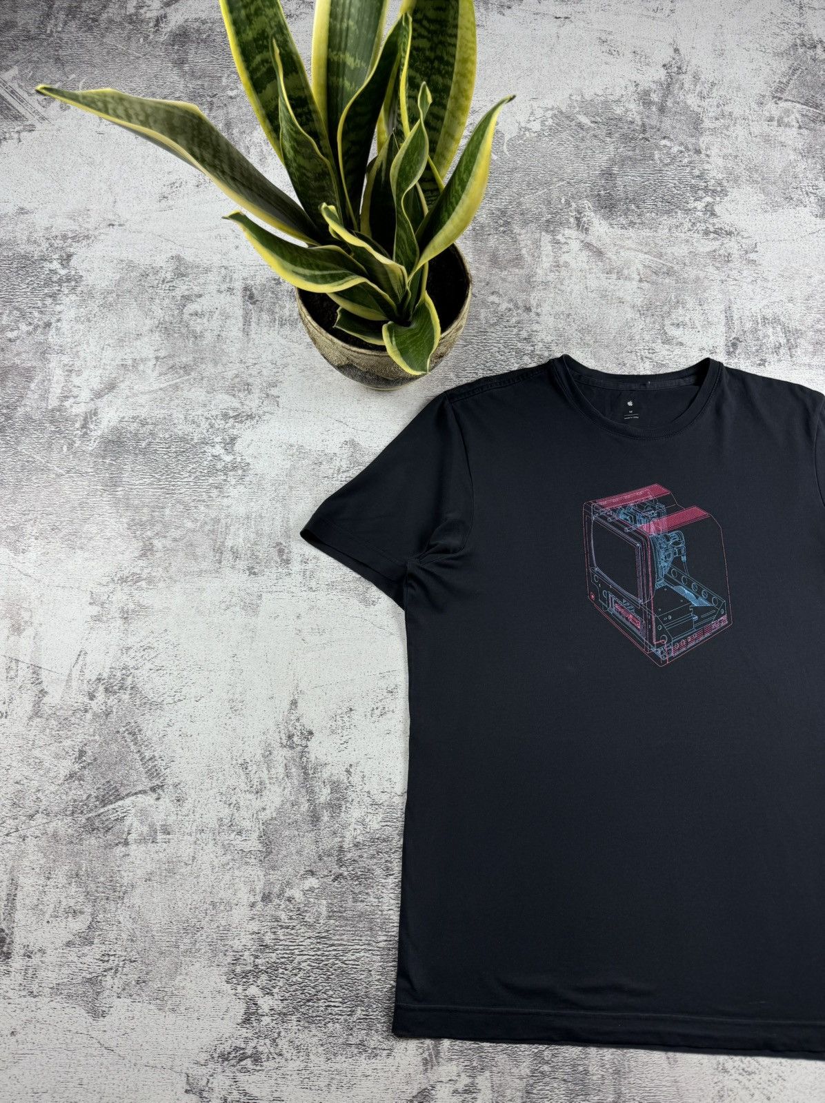 Apple Apple Park Exclusive Mac Neon Macintosh Jersey T Shirt Tee Size US M / EU 48-50 / 2 - 2 Thumbnail