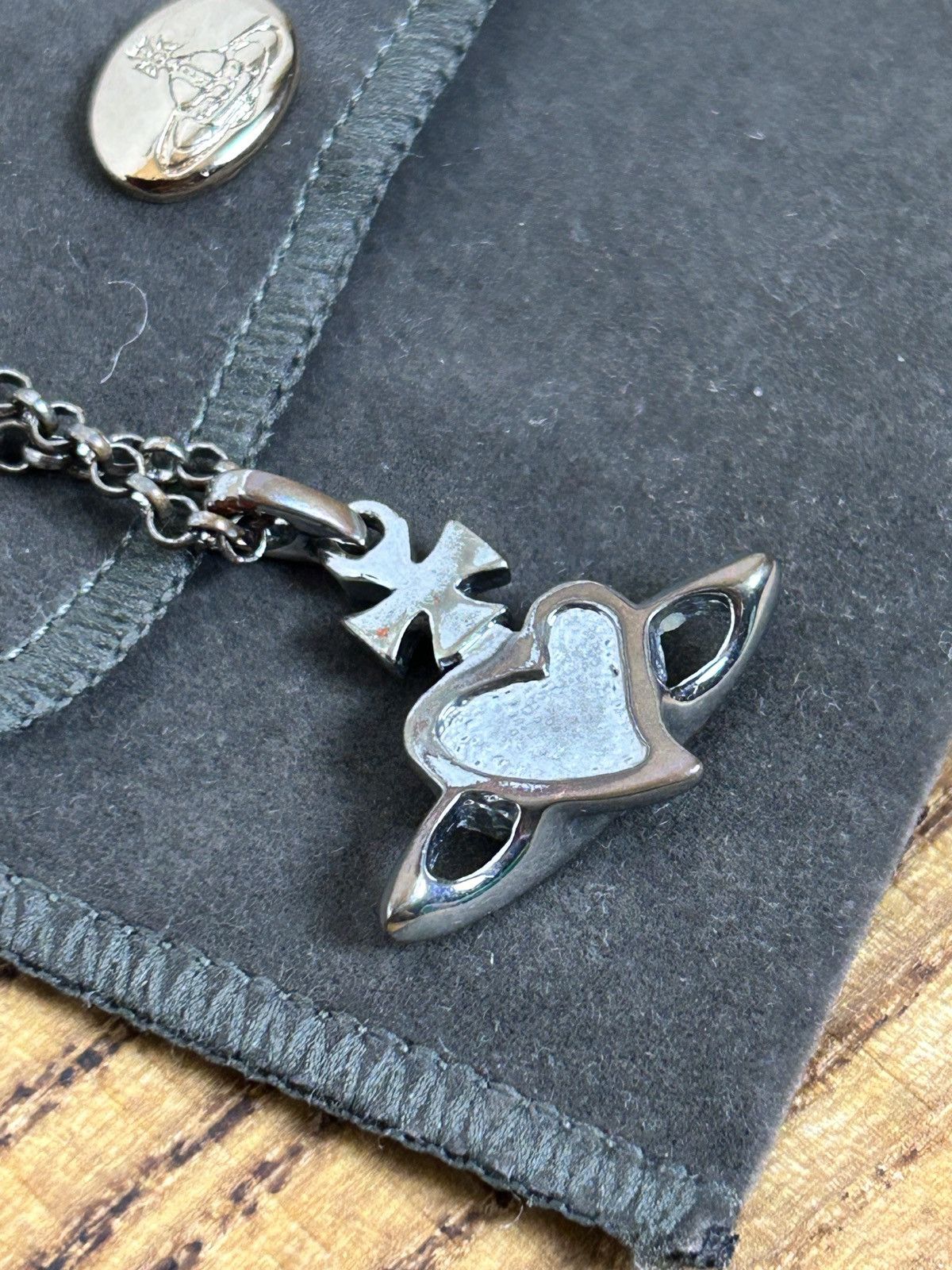 Vivienne Westwood Vintage Vivienne Westwood Reverse Heart Diamante Necklace Size ONE SIZE - 4 Thumbnail