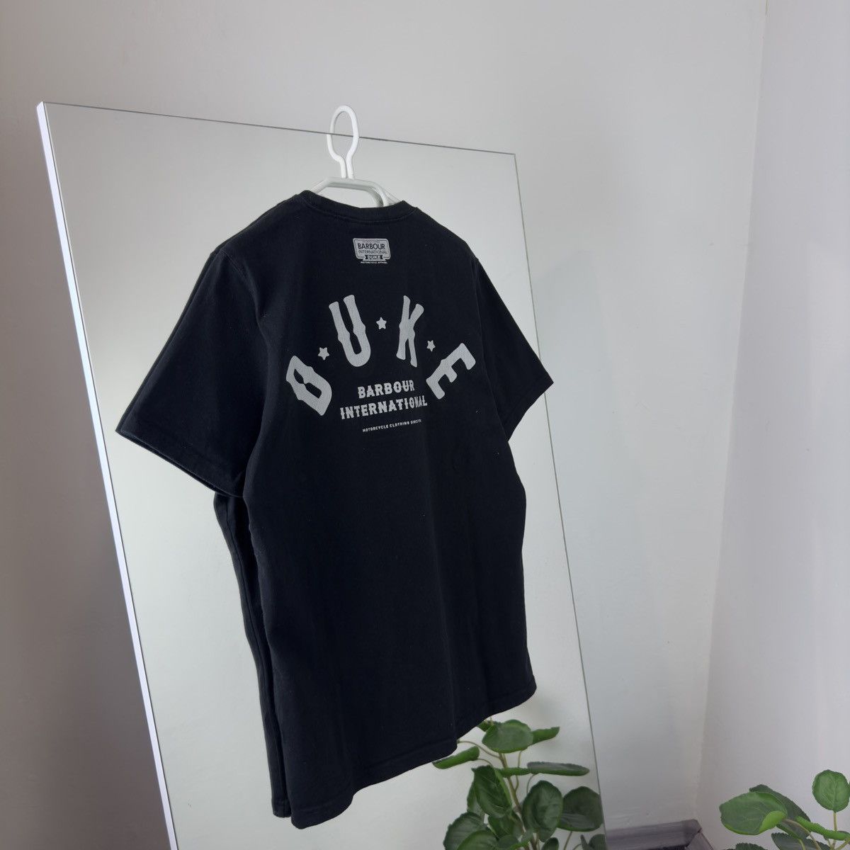 Barbour Vintage Barbour Duke Motor Cycle T-shirt Baggy Size US M / EU 48-50 / 2 - 1 Thumbnail