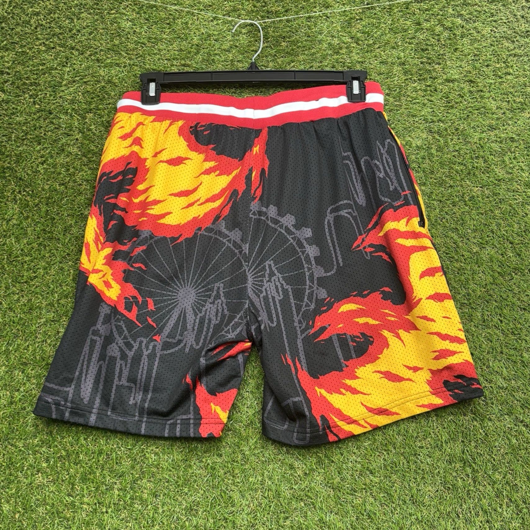 Vintage Rebel Minds Shorts Mens Large 32x6 Flames AOP Grunge y2k 2000s ATL Stretch Size US 33 - 2 Thumbnail
