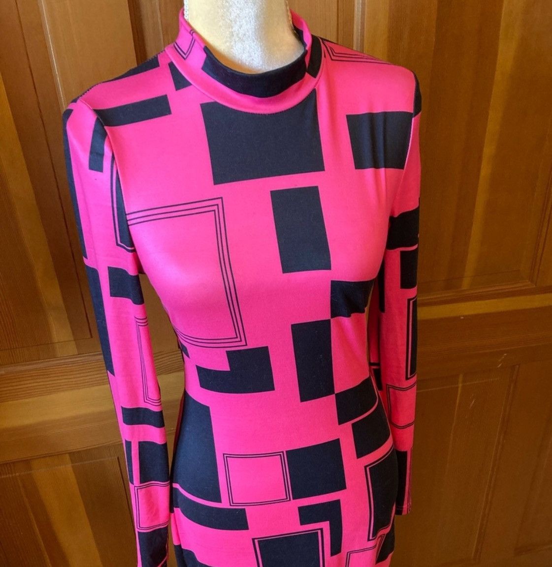 Designer × Other NWT, Lavishly Paris Women’s Vibrant Pink Geo Print Bodycon Size M / US 6-8 / IT 42-44 - 9 Thumbnail