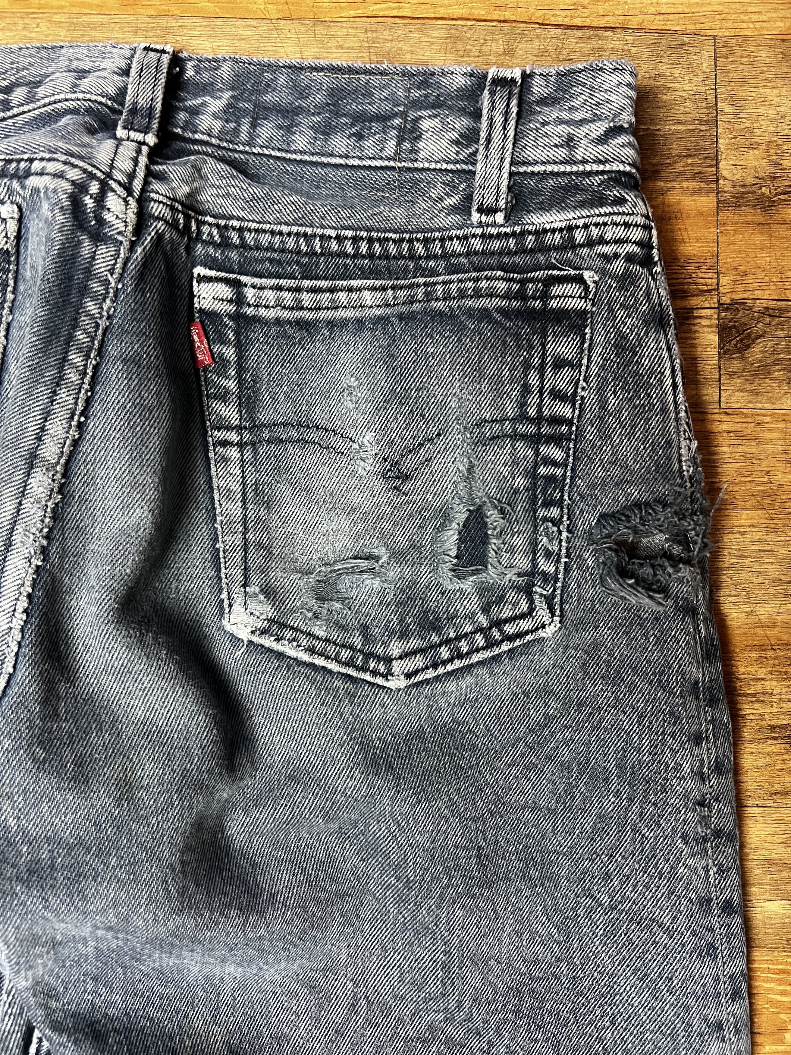 Levi's Vintage Clothing Vintage Levi's Straight Leg Button Fly Denim Jeans Size US 29 - 12 Thumbnail