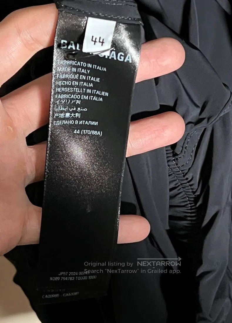 Balenciaga Balenciaga Reflective Waterproof Letter Logo Printed Windb Size US S / EU 44-46 / 1 - 5 Thumbnail