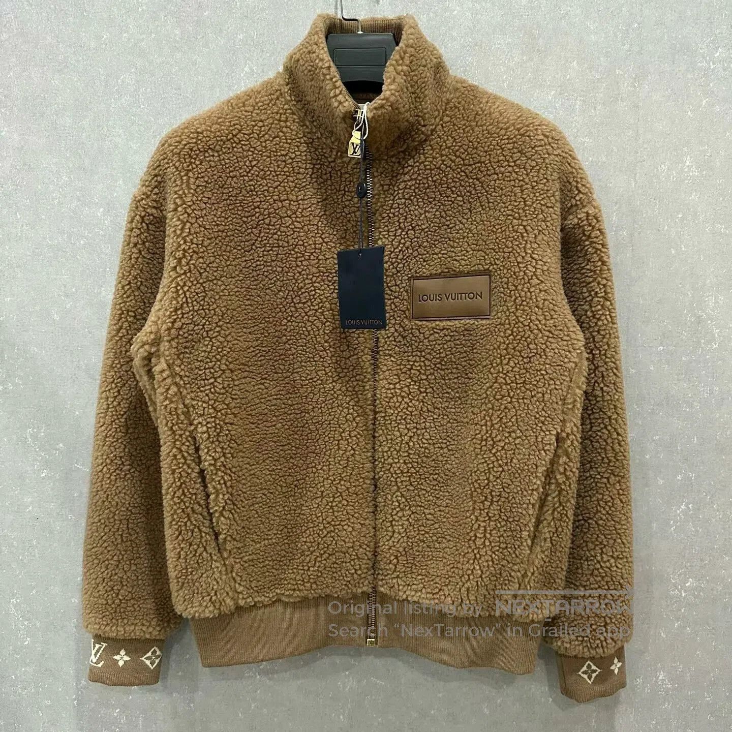 Louis Vuitton louis vuitton brown shearling outerwear size XS. Size XS / US 0-2 / IT 36-38 - 1 Thumbnail