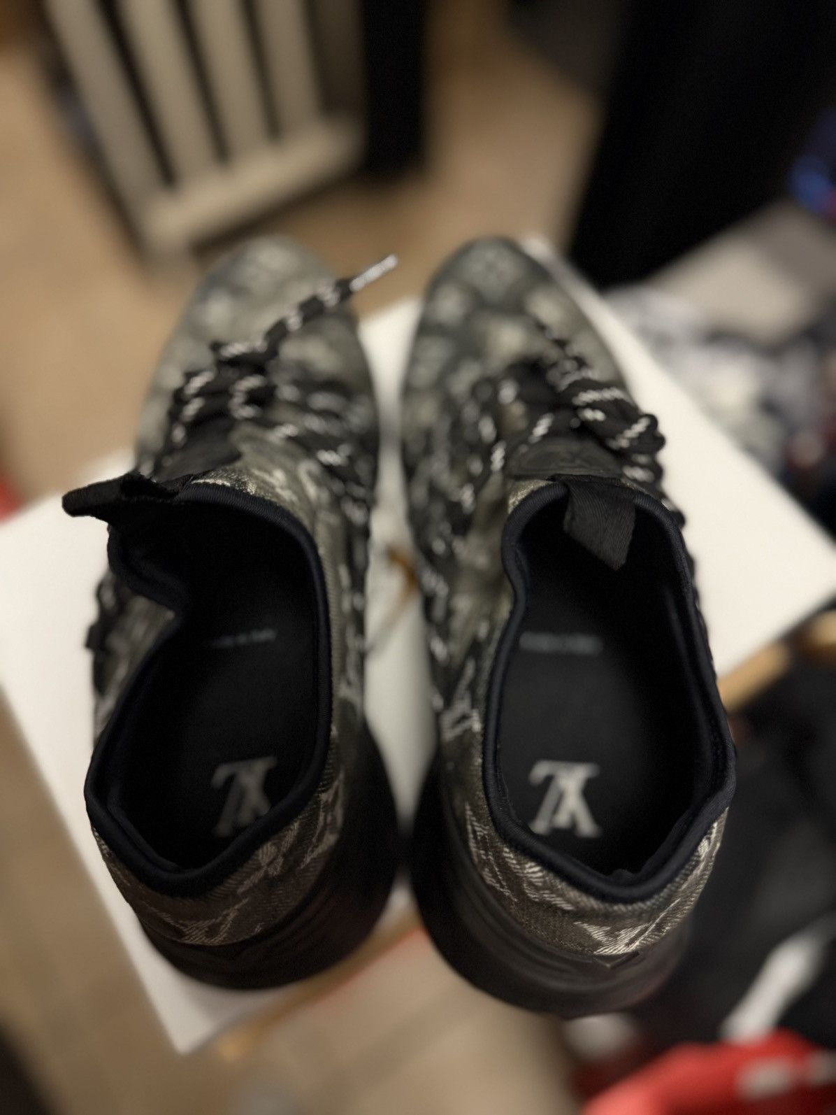 Louis Vuitton Louis Vuitton Fastlane Runner Sneaker 8LV/9US Clean 🧼🔥 Size US 9 / EU 42 - 7 Thumbnail