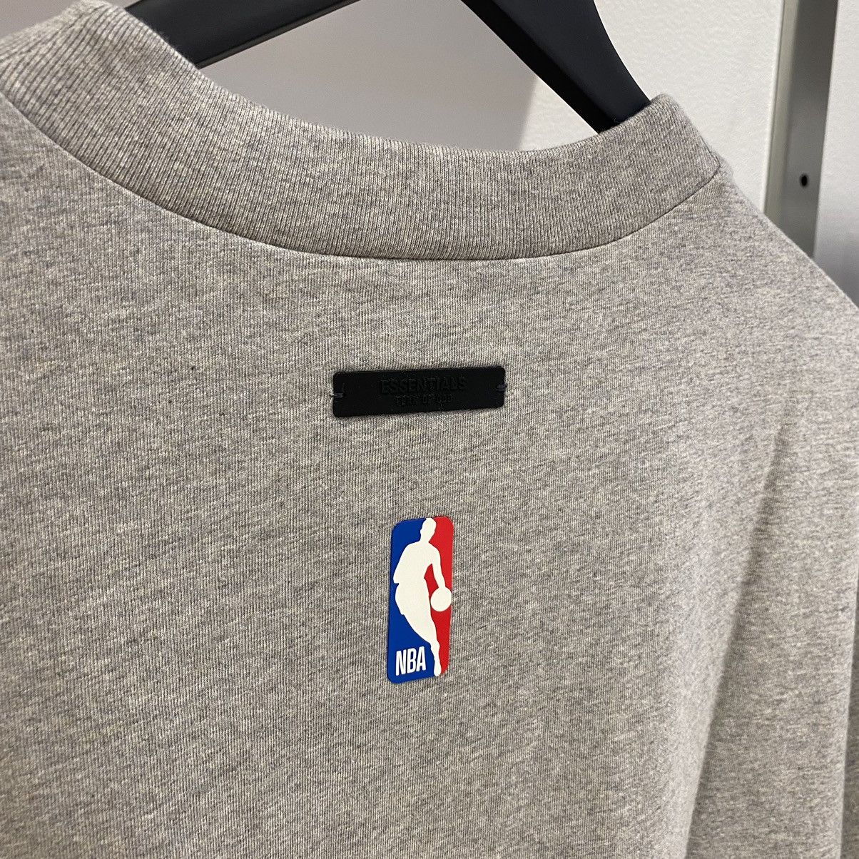 Essentials × NBA Fear of God Essentials x NBA Lakers Tee Warm Heather Size US S / EU 44-46 / 1 - 4 Thumbnail