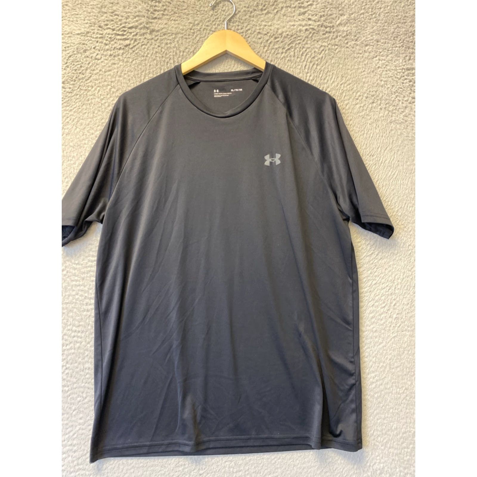 Under Armour VINTAGE Under Armour Shirt Mens XL Activewear Black + Matching Shorts XXL Athleisure Size US XL / EU 56 / 4 - 2 Thumbnail