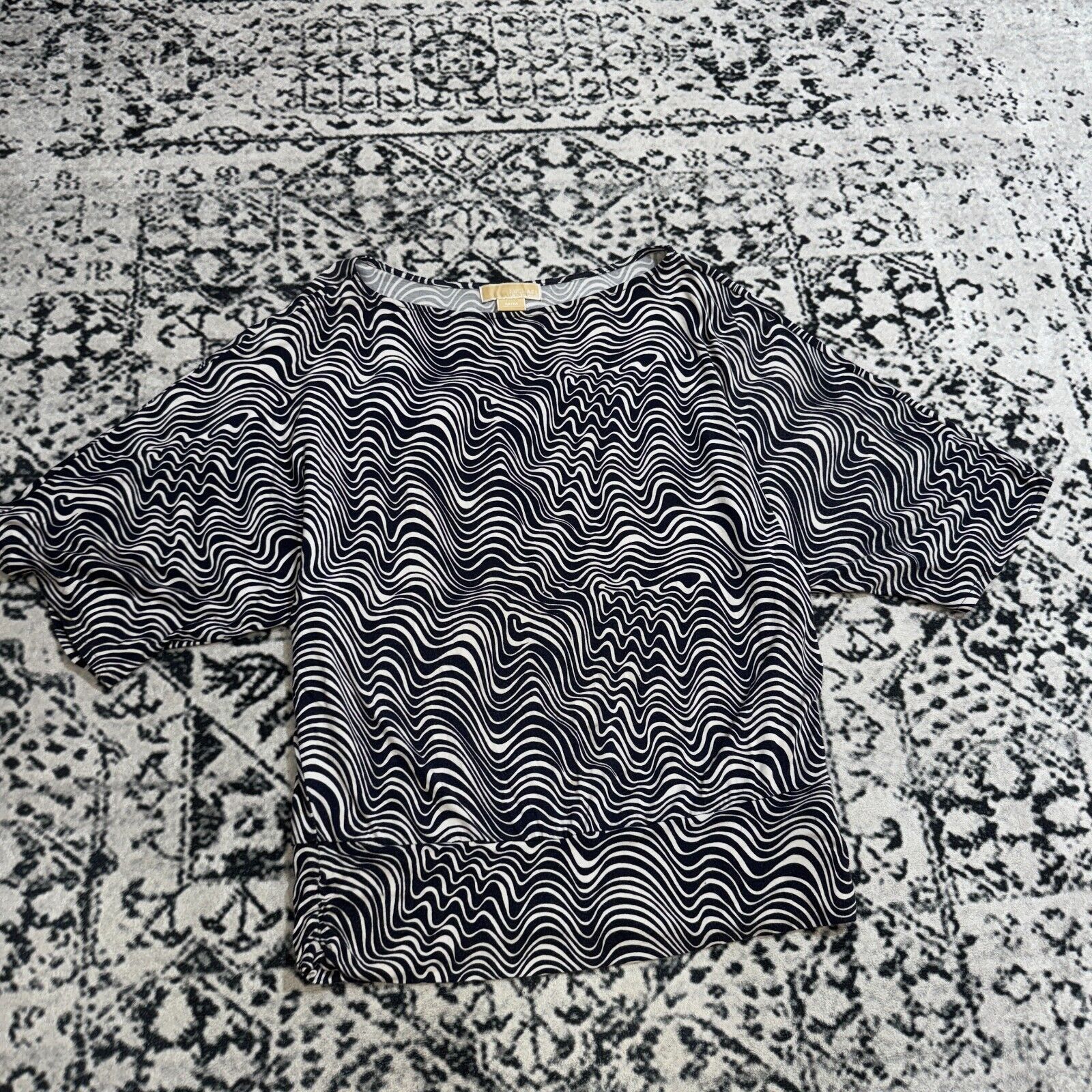 Michael Kors × Vintage Vintage 90s Michael Kors Black White Rayon Blouse Top Size M Size US M / EU 48-50 / 2 - 8 Thumbnail