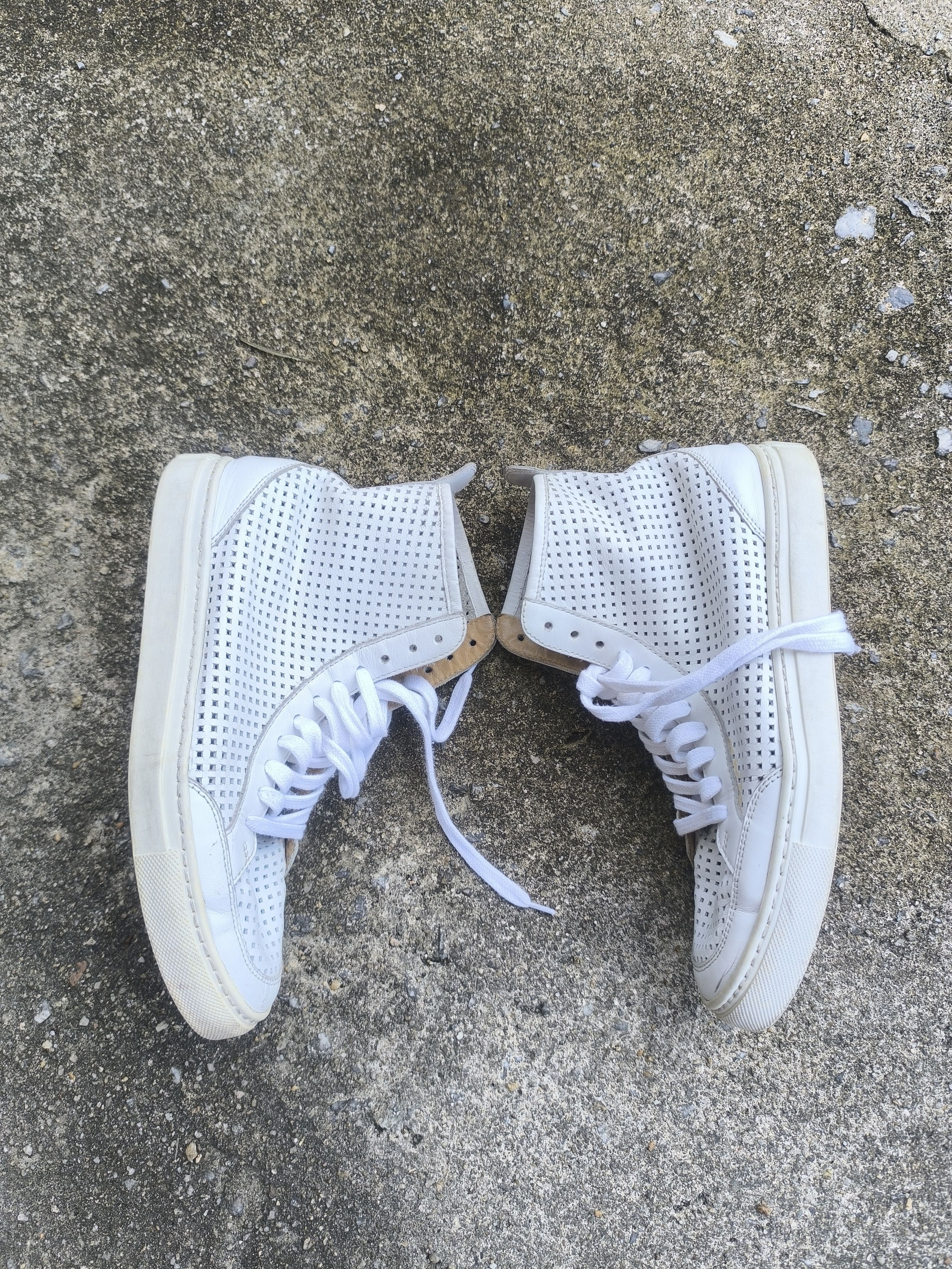 MM6 × Maison Margiela MM6 MARGIELA HI TOP SNEAKERS PERFORATED LEATHER Size US 5.5 / EU 38 - 3 Thumbnail