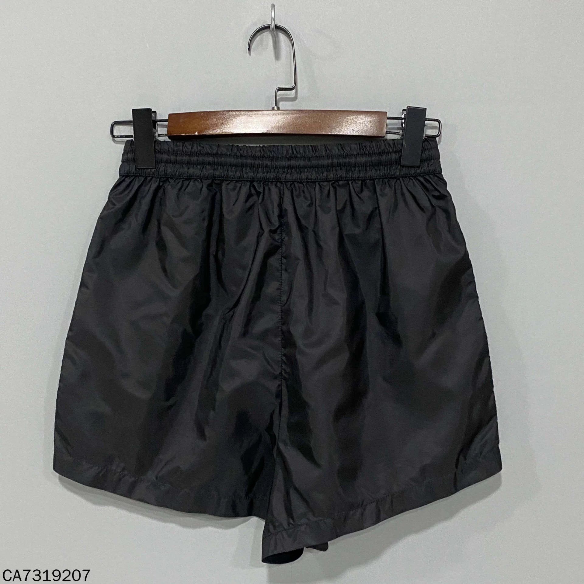 Prada Prada recycled nylon triangle logo black short Size 27" / US 4 / IT 40 - 2 Thumbnail