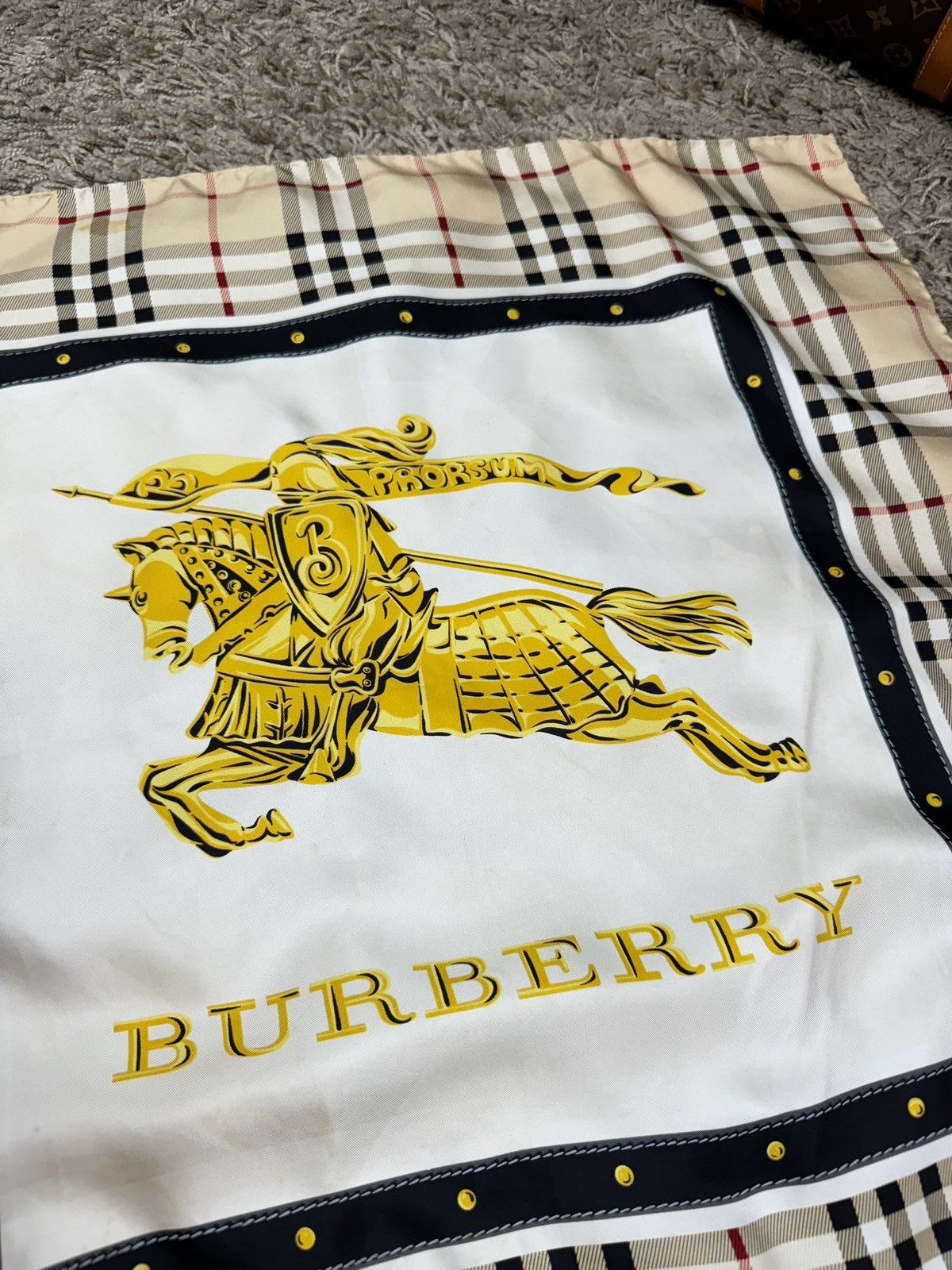 Burberry × Vintage Vintage Burberry 90s silk scarf original luxury item Size ONE SIZE - 2 Thumbnail