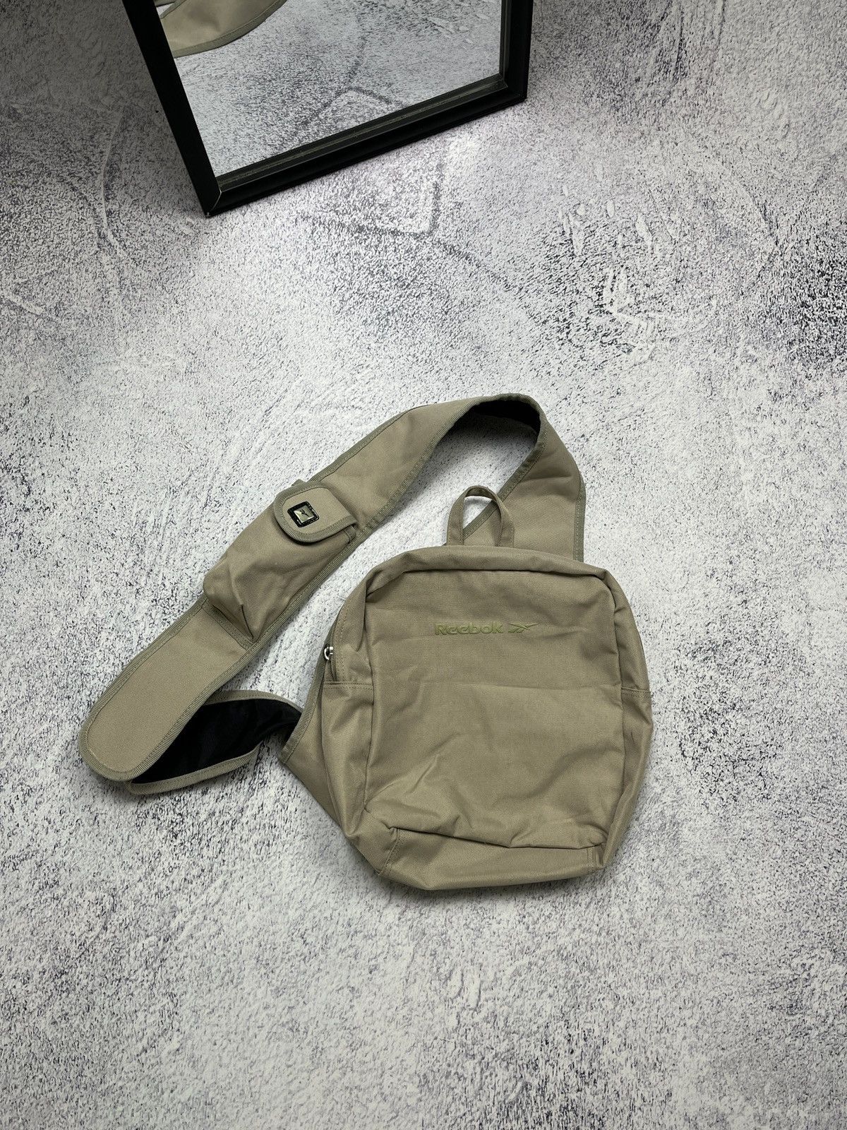 Avant Garde x Reebok Vintage Y2K Gorpcore Reebok Sling Bag Crossbody Bag Outdoor in Beige, Men's