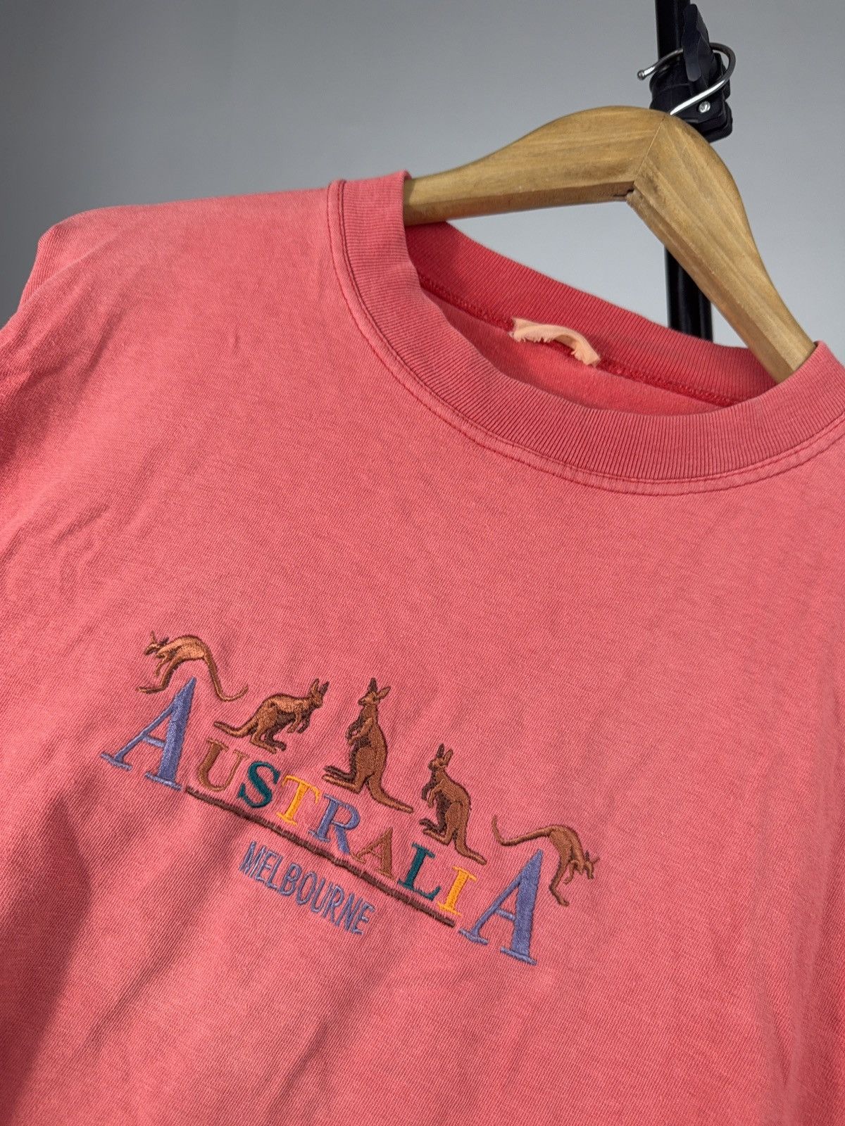 Vintage Vintage 90s Australia Melbourne Kangaroo Faded Retro Tee Size US M / EU 48-50 / 2 - 6 Thumbnail